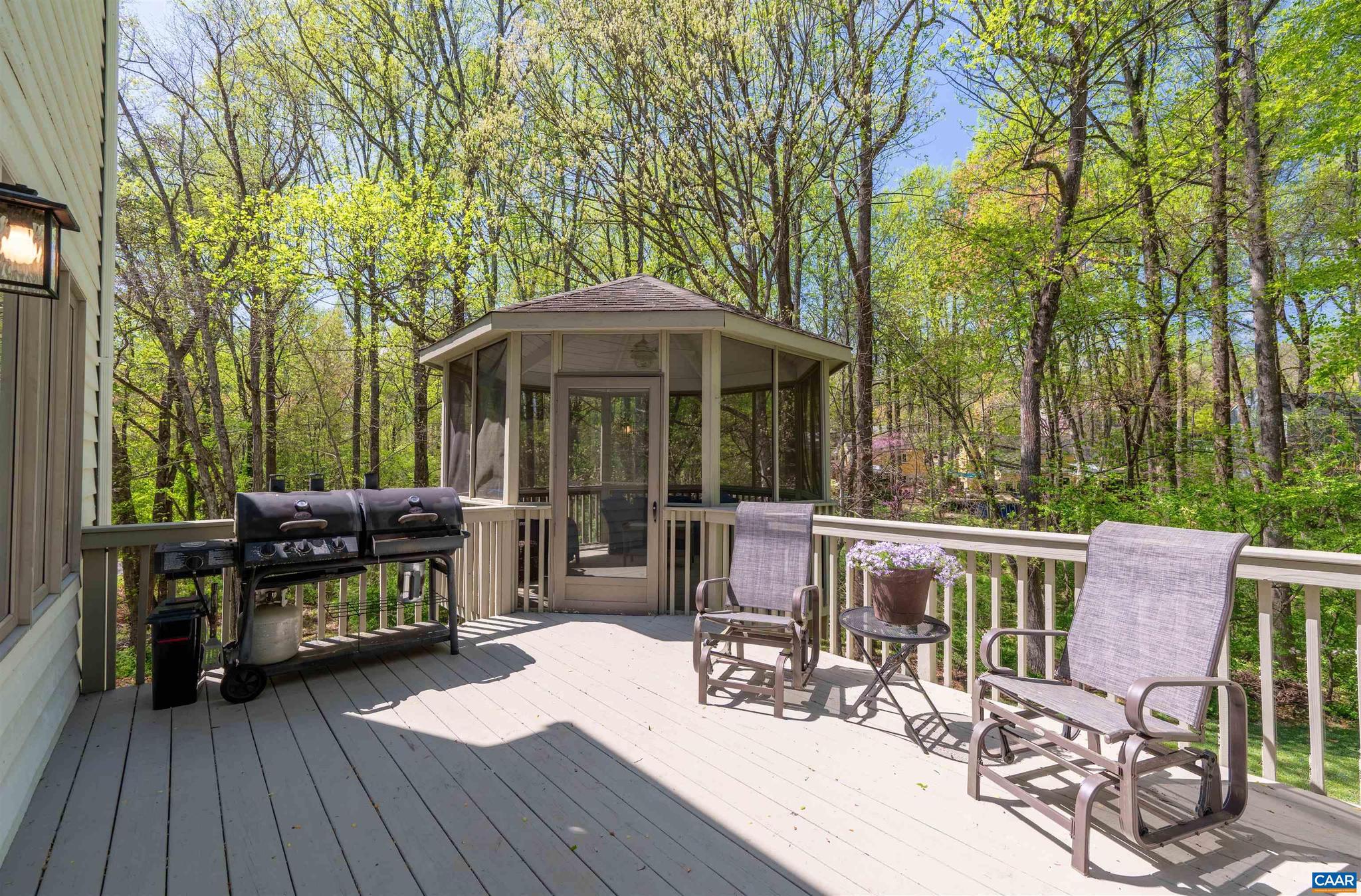 PEACOCK HILL - Residential