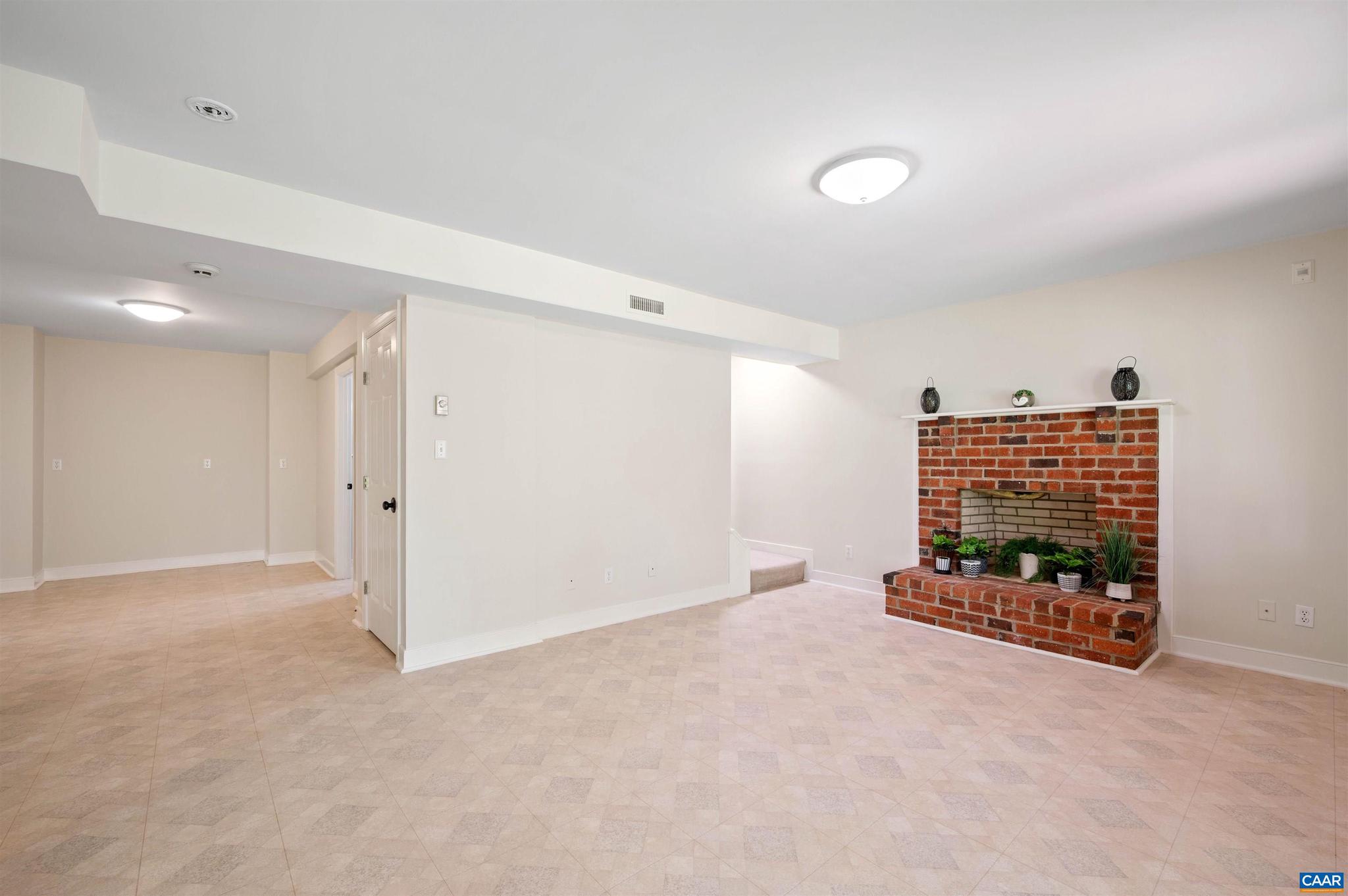 PEACOCK HILL - Residential