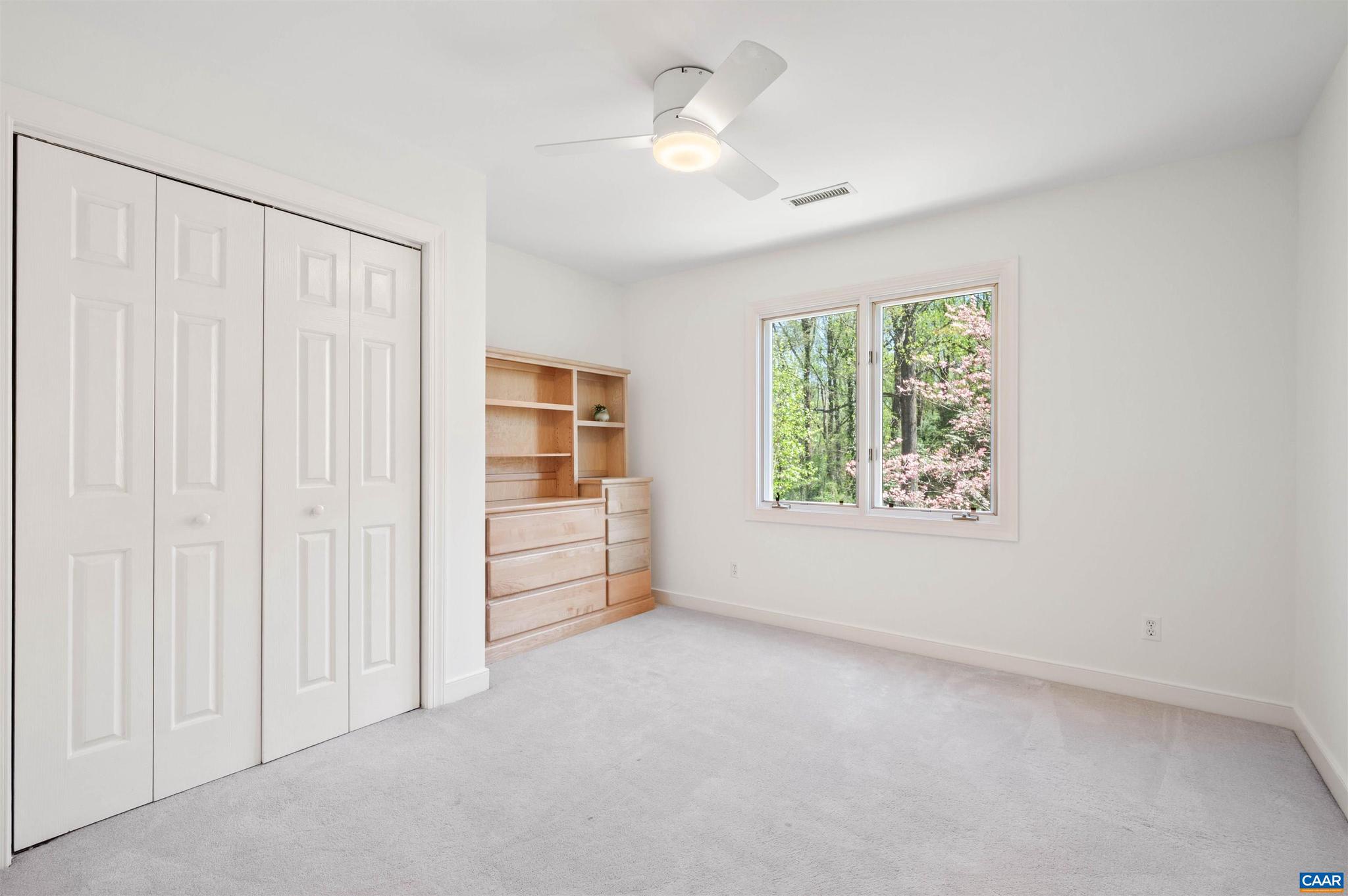 PEACOCK HILL - Residential