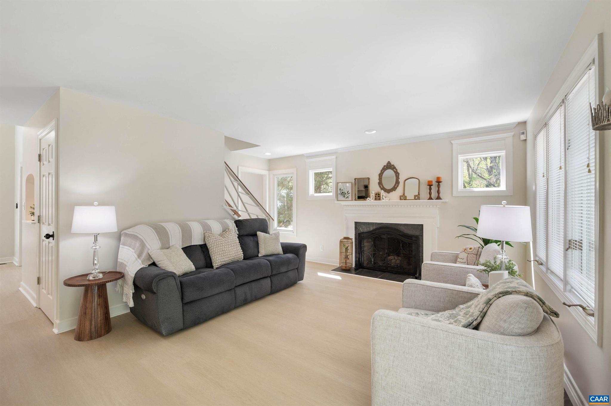 PEACOCK HILL - Residential