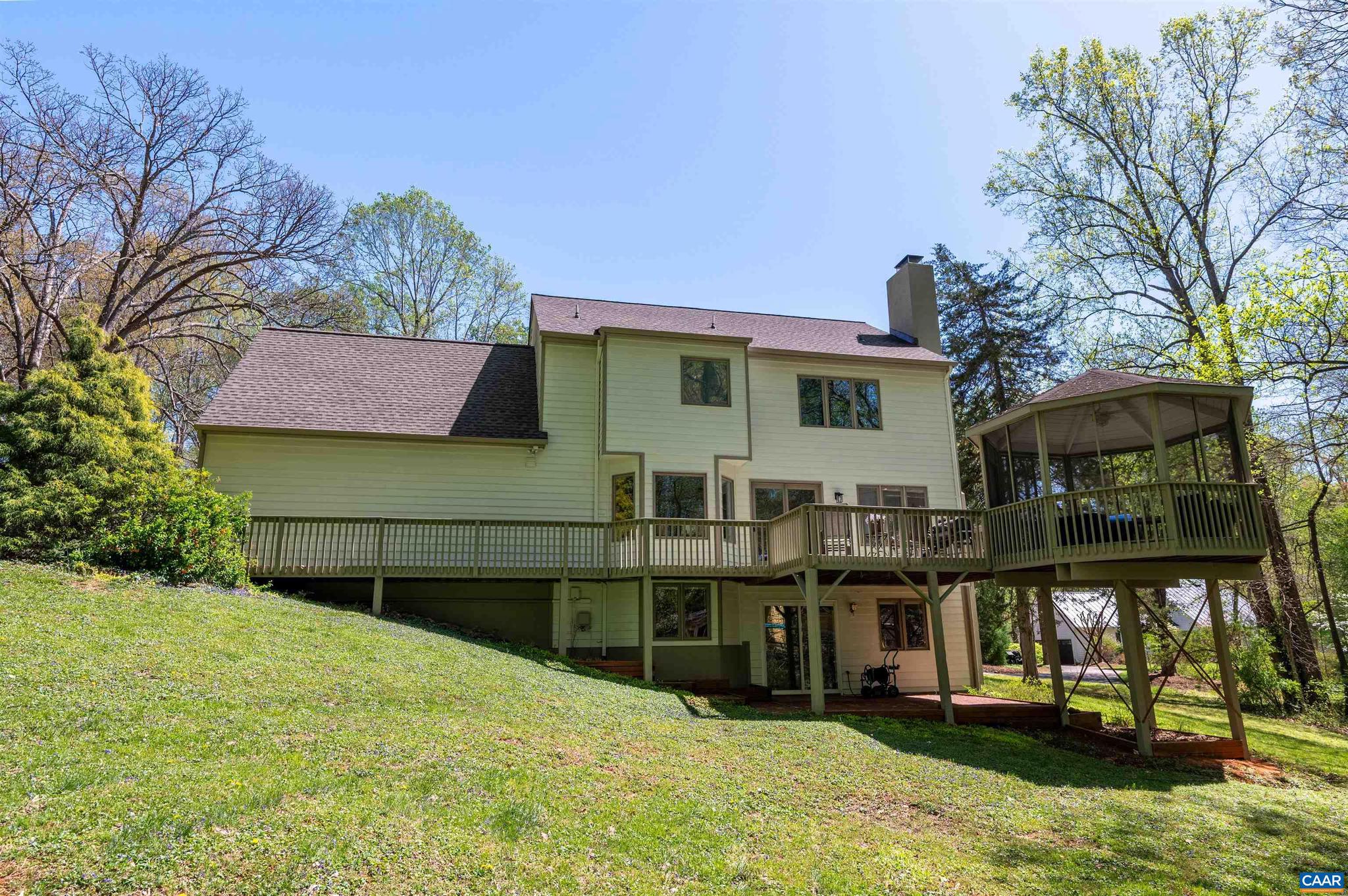 PEACOCK HILL - Residential