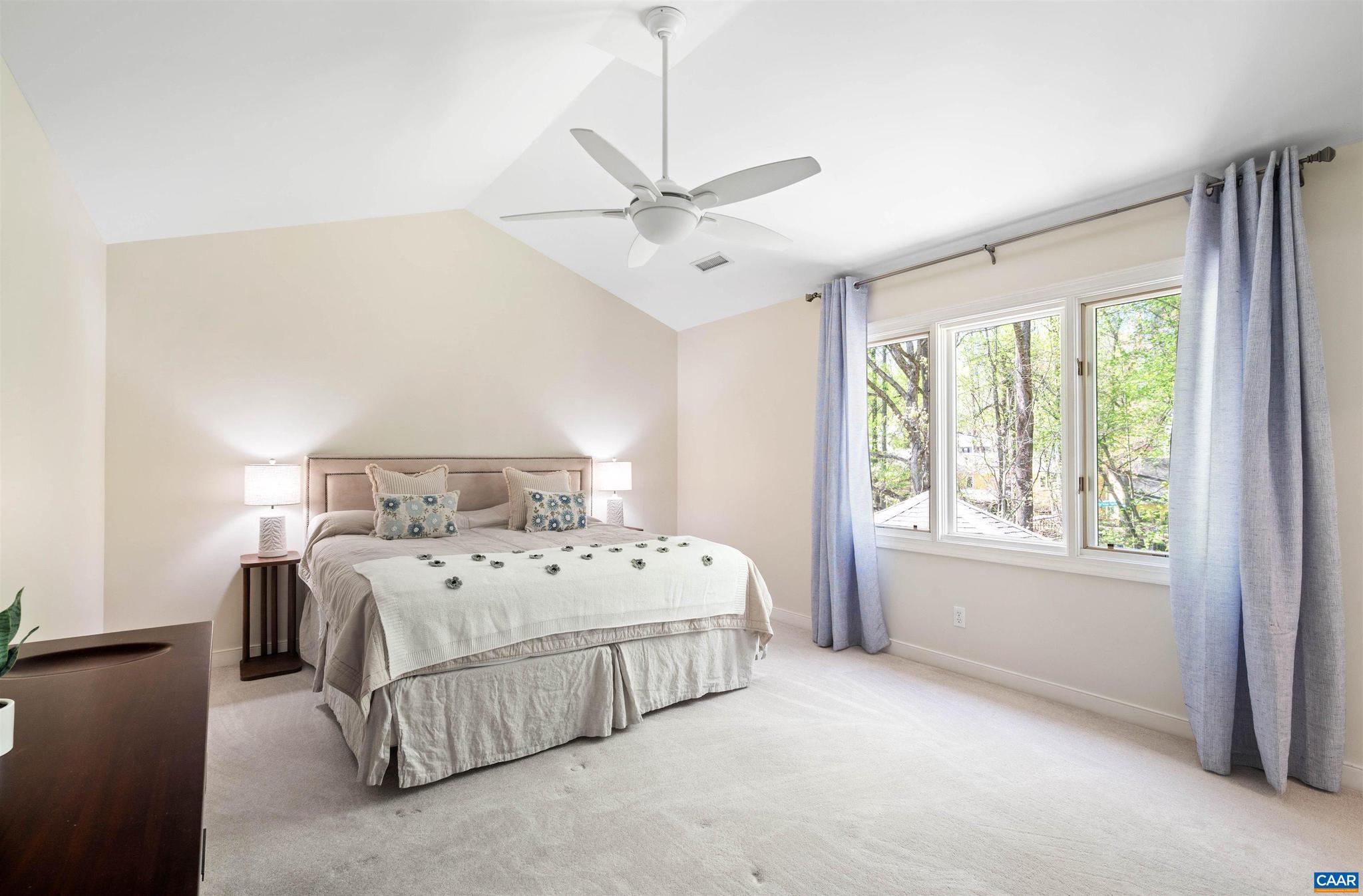 PEACOCK HILL - Residential