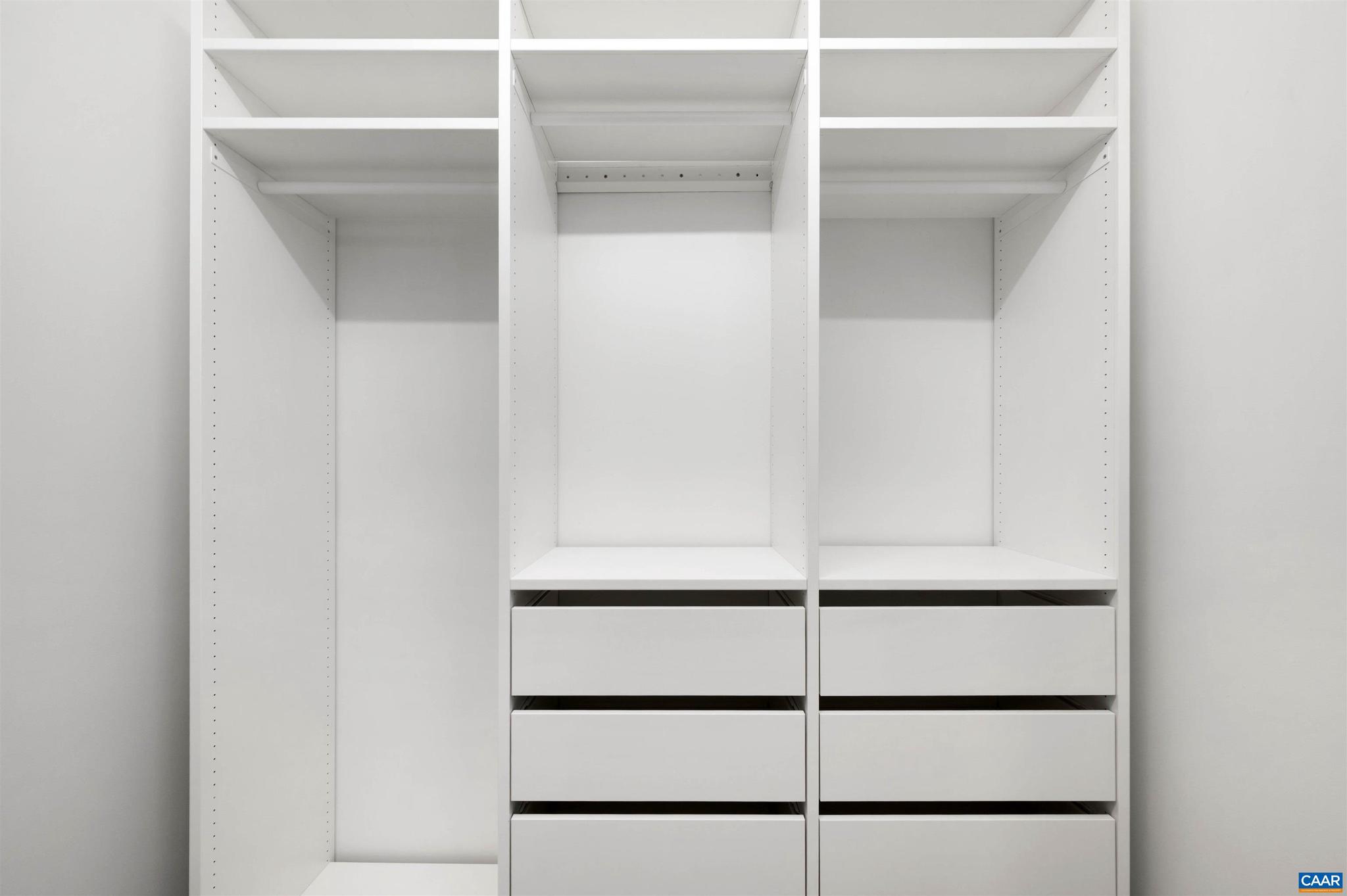 PEACOCK HILL - Residential