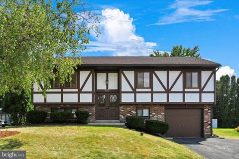 Photo of 422 Chelsea Drive, LANCASTER, PA 17601 (MLS # PALA2076062)