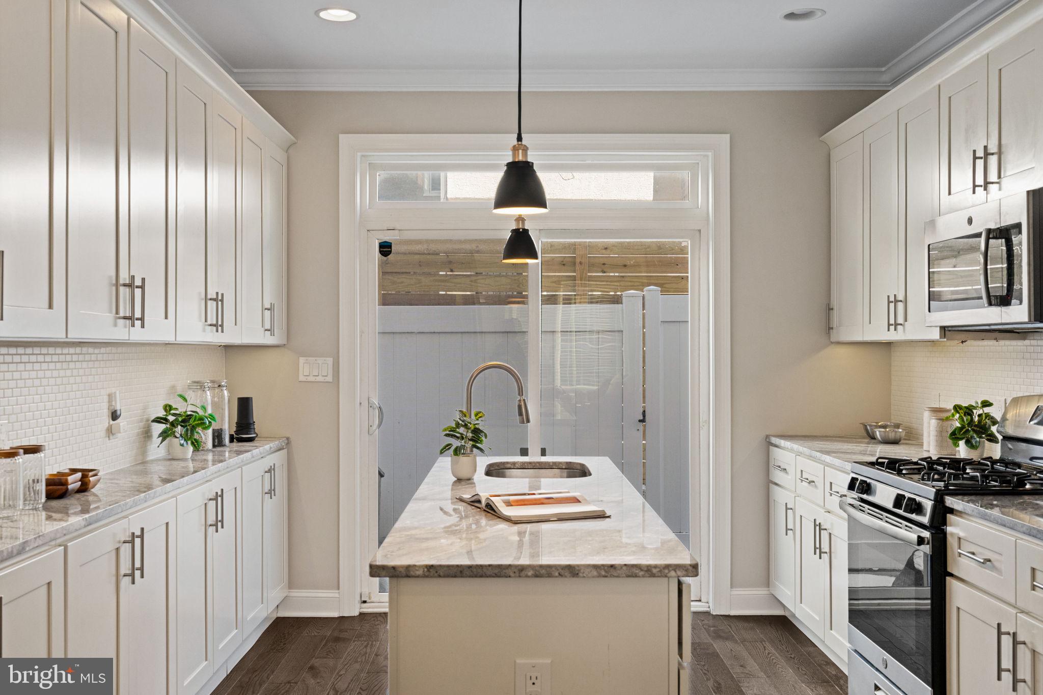 POINT BREEZE - Residential