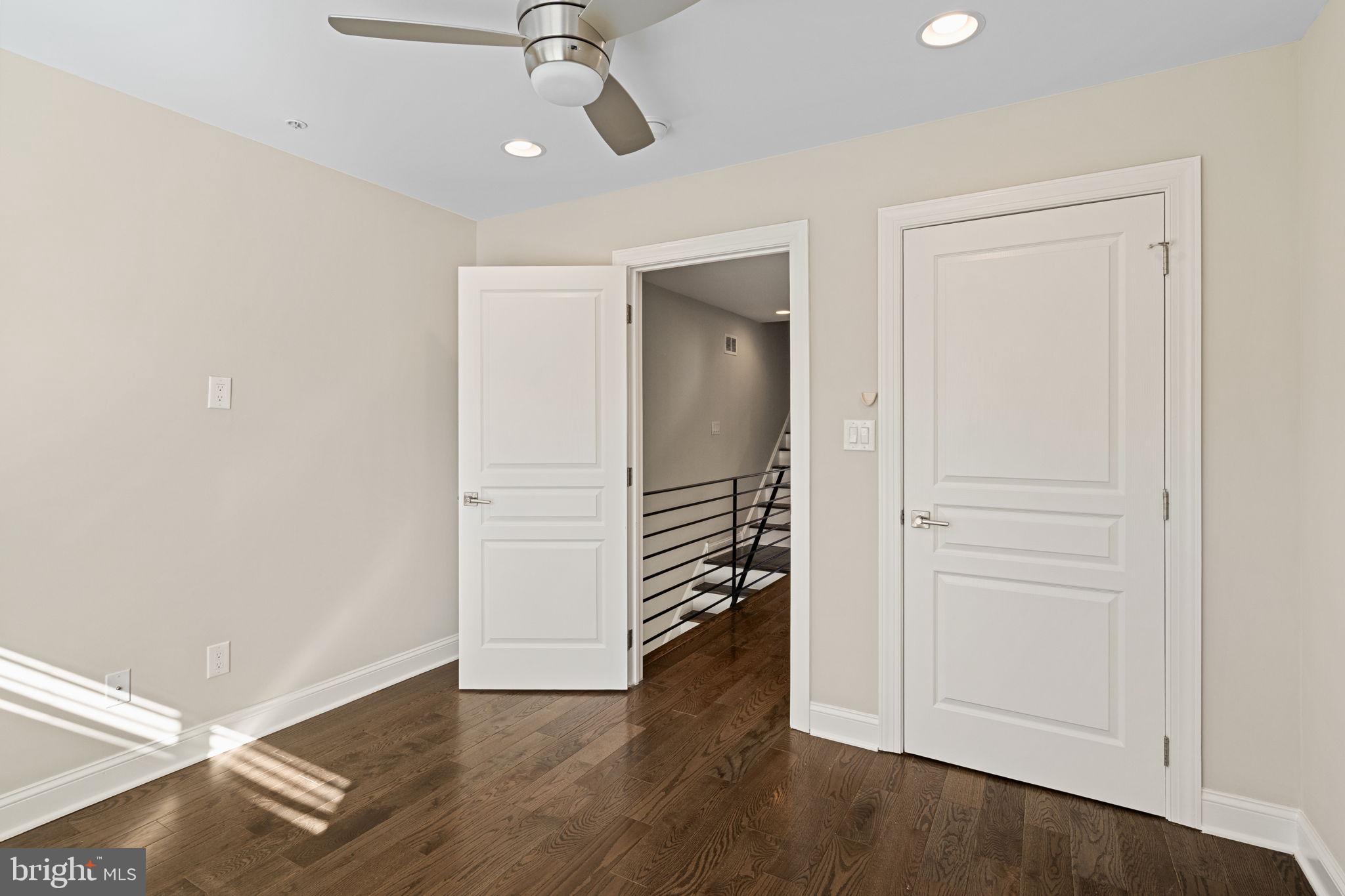 POINT BREEZE - Residential