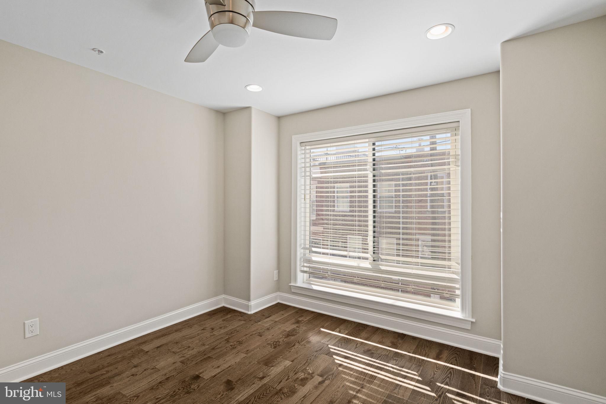 POINT BREEZE - Residential