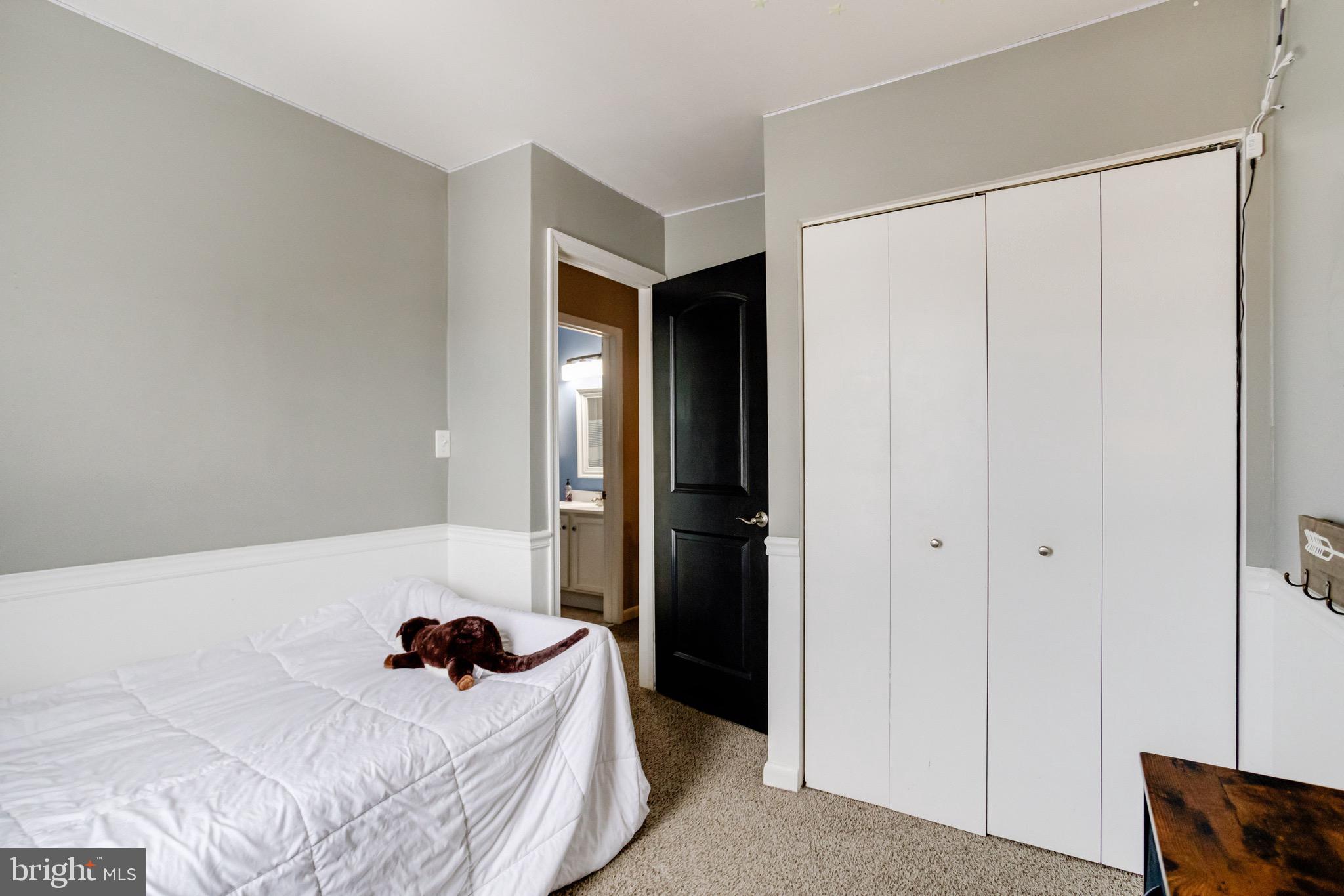 CONSTANT FRIENDSHIP - Residential