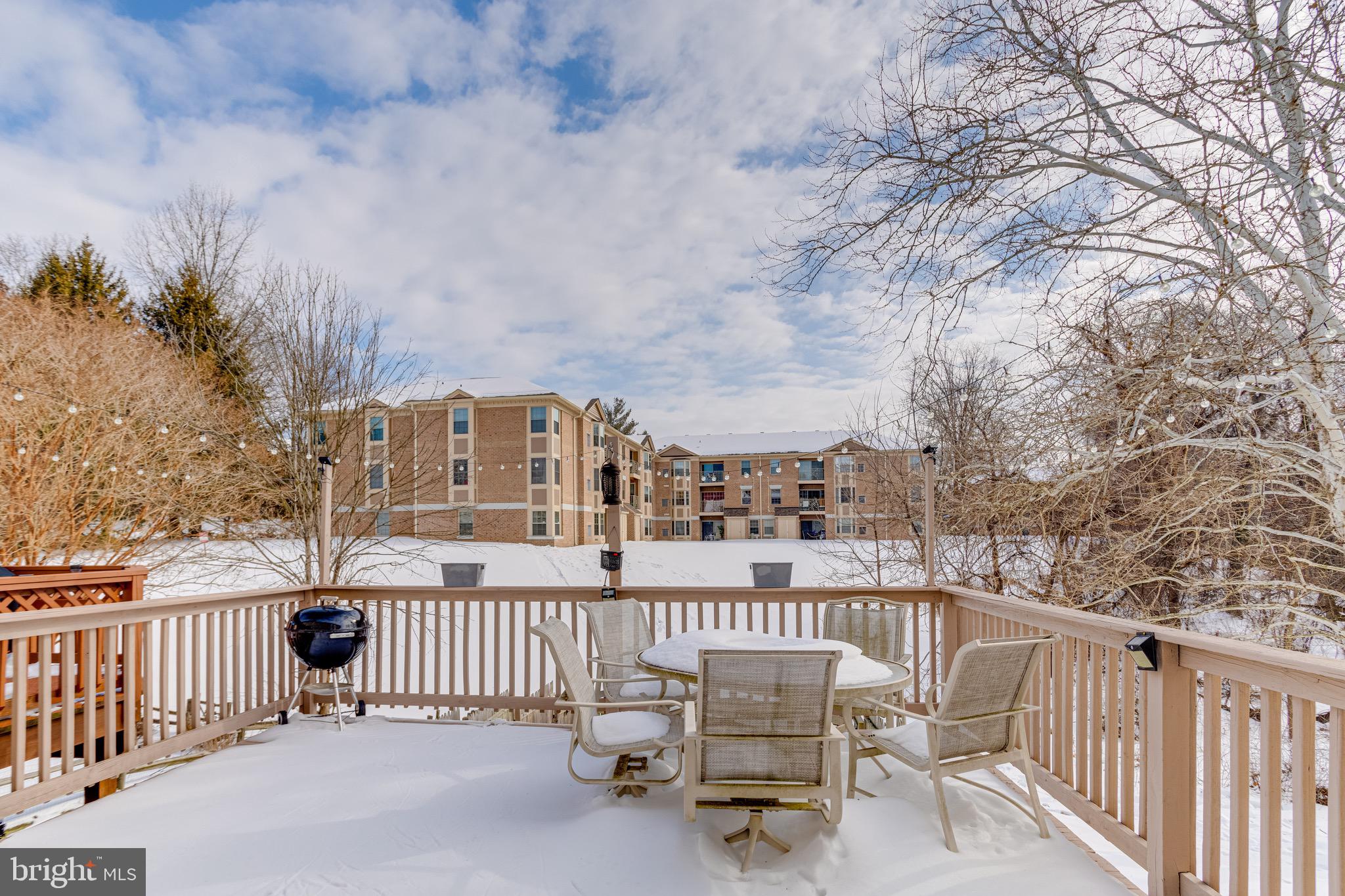 CONSTANT FRIENDSHIP - Residential