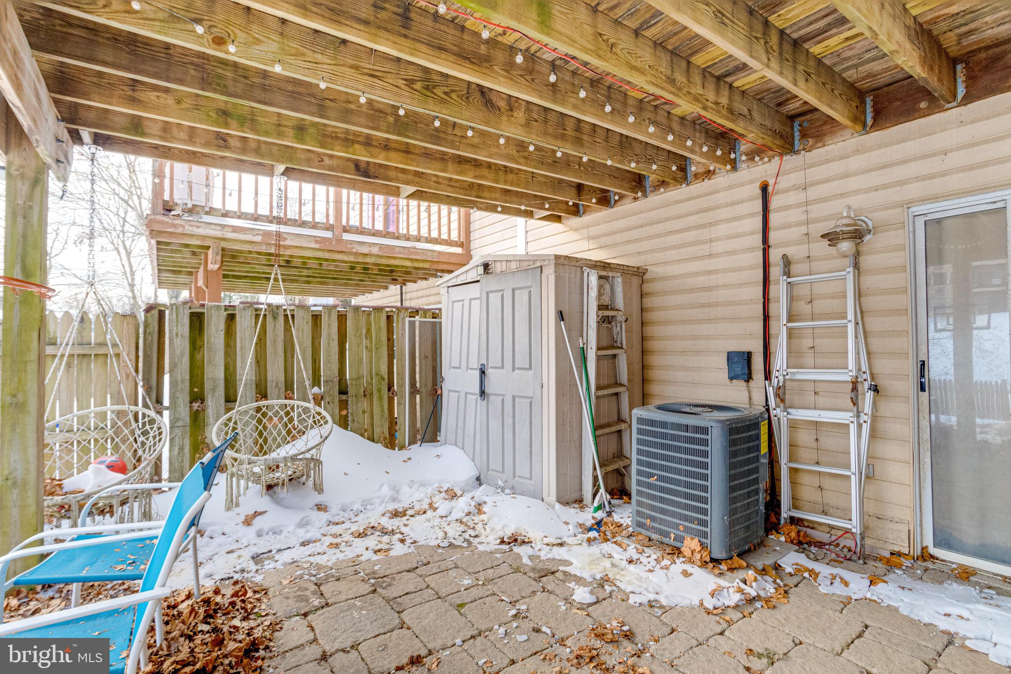 CONSTANT FRIENDSHIP - Residential