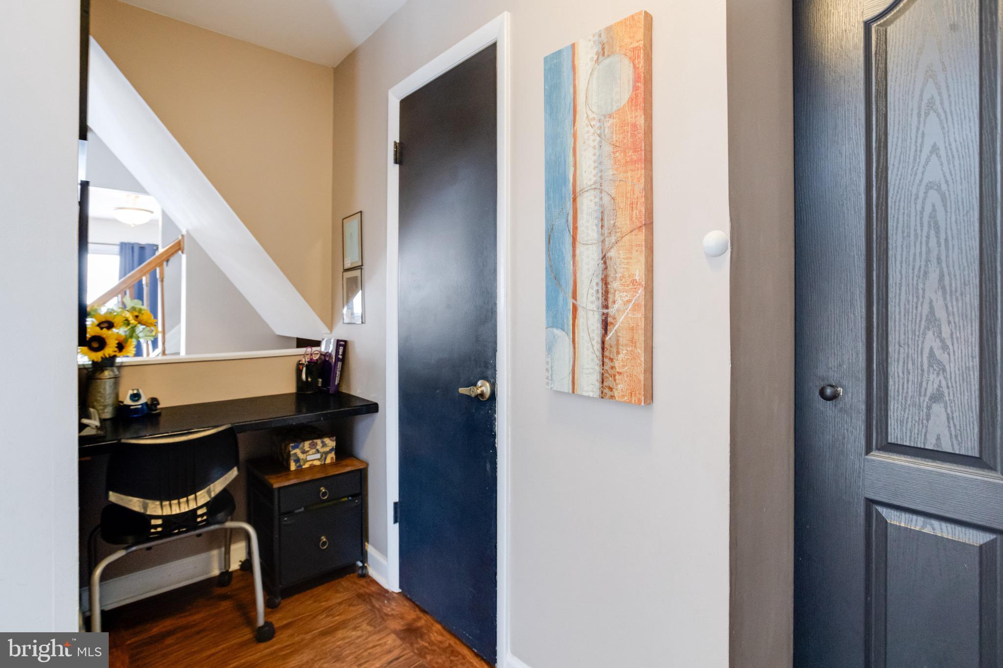 CONSTANT FRIENDSHIP - Residential