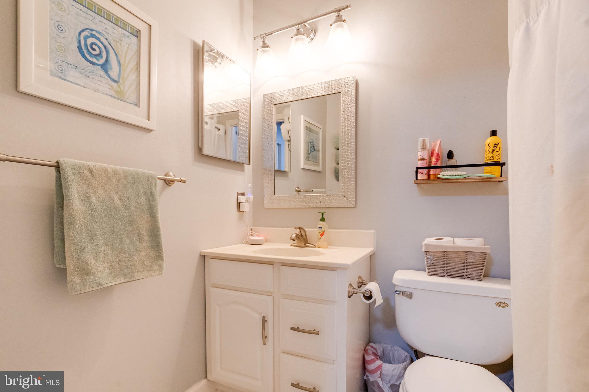 CONSTANT FRIENDSHIP - Residential