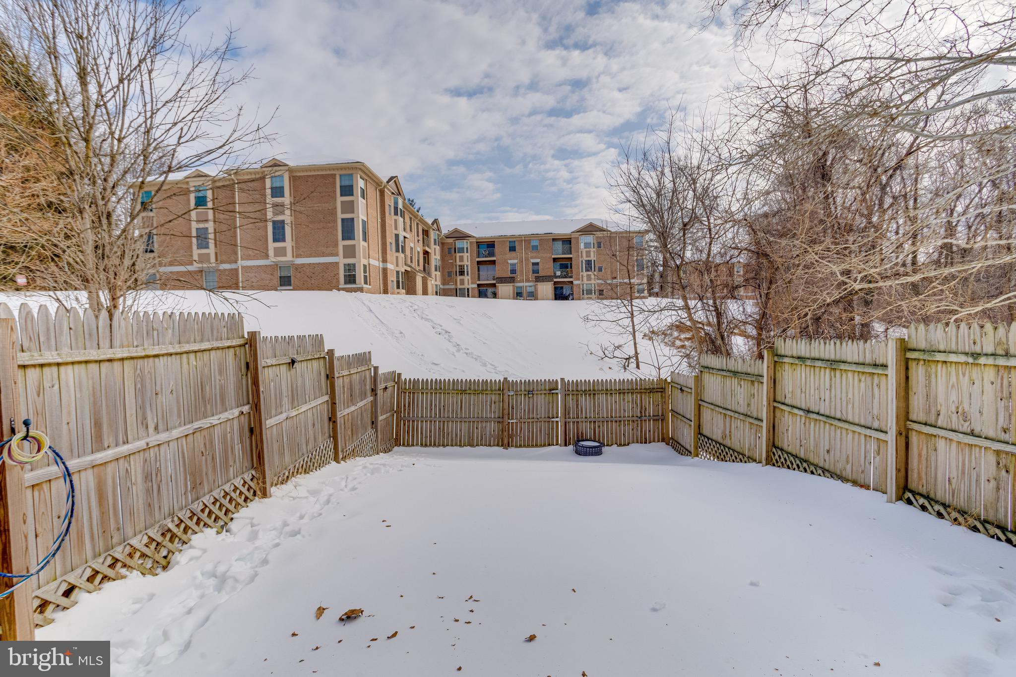 CONSTANT FRIENDSHIP - Residential