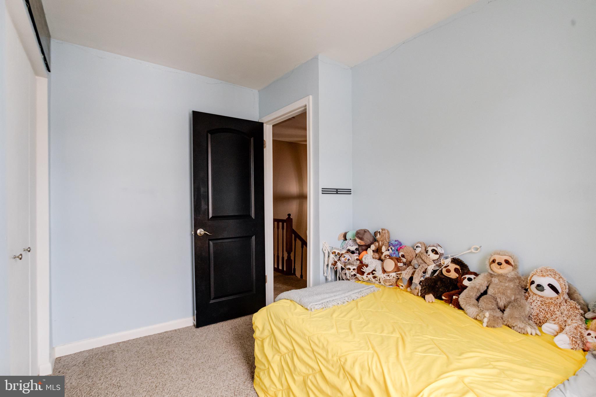 CONSTANT FRIENDSHIP - Residential