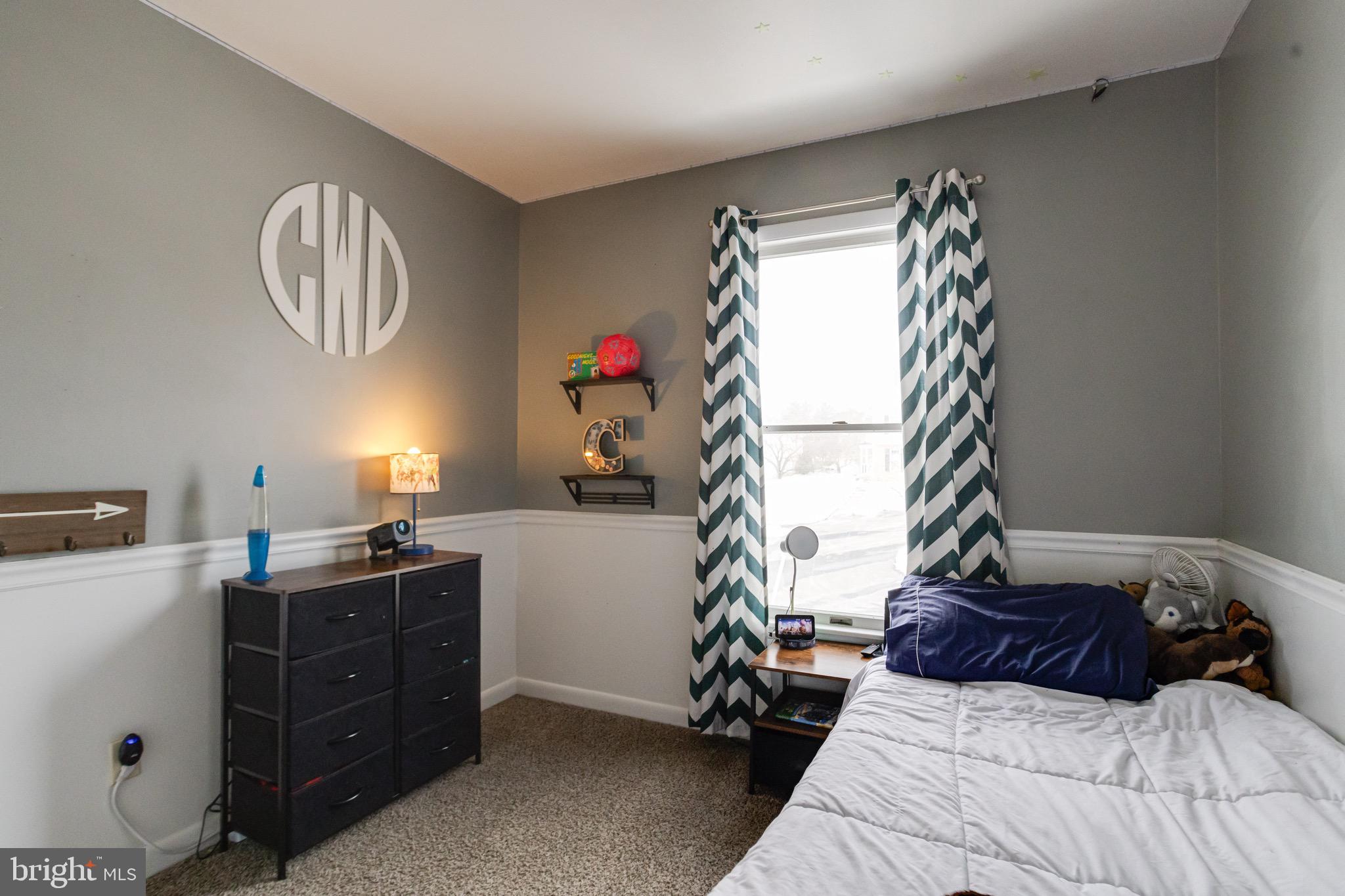 CONSTANT FRIENDSHIP - Residential