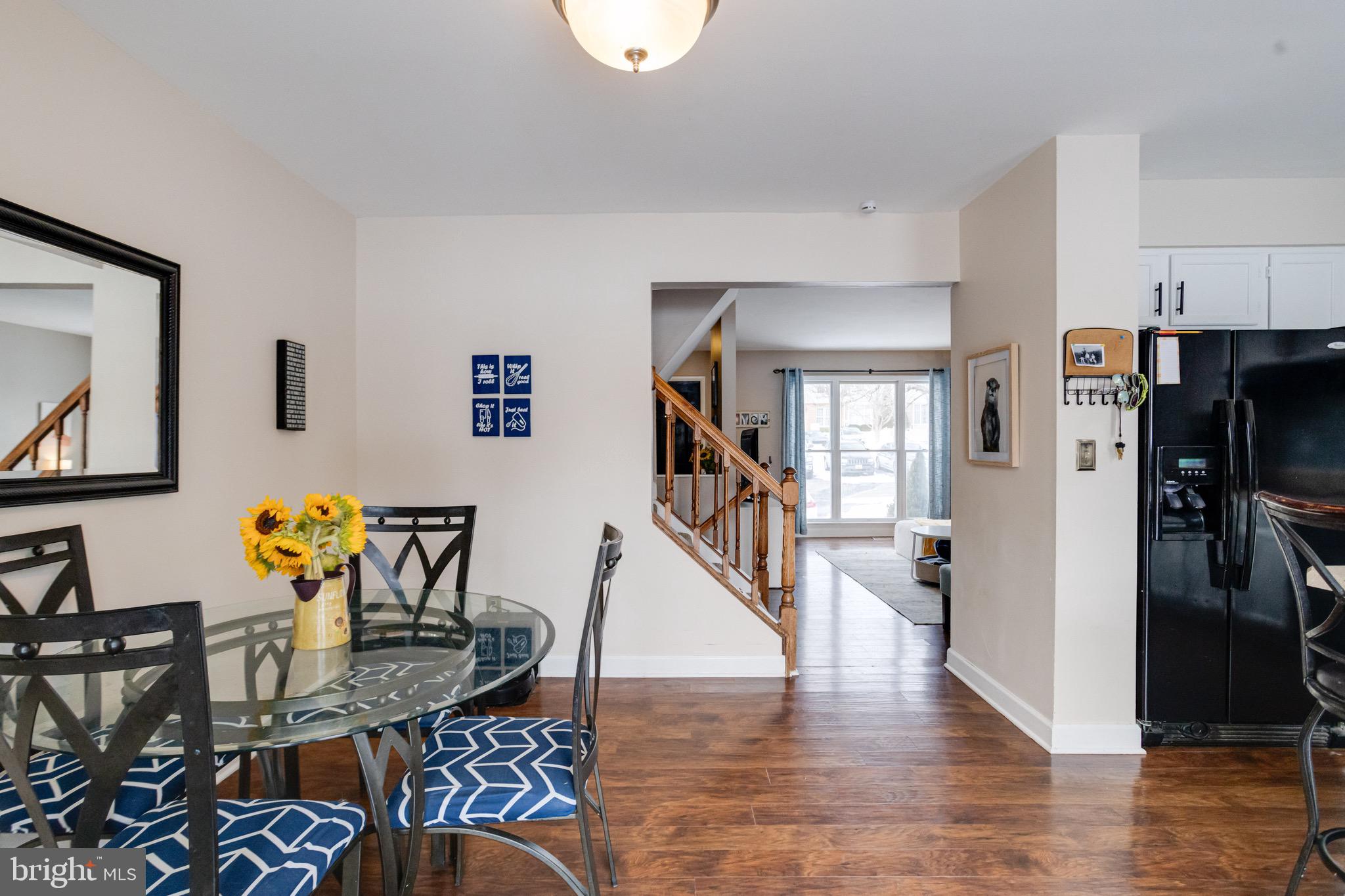 CONSTANT FRIENDSHIP - Residential