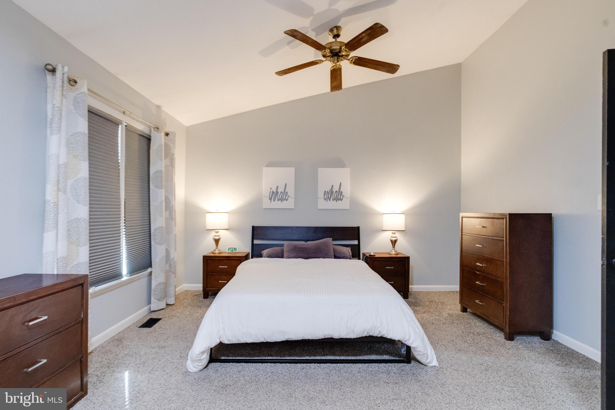 CONSTANT FRIENDSHIP - Residential