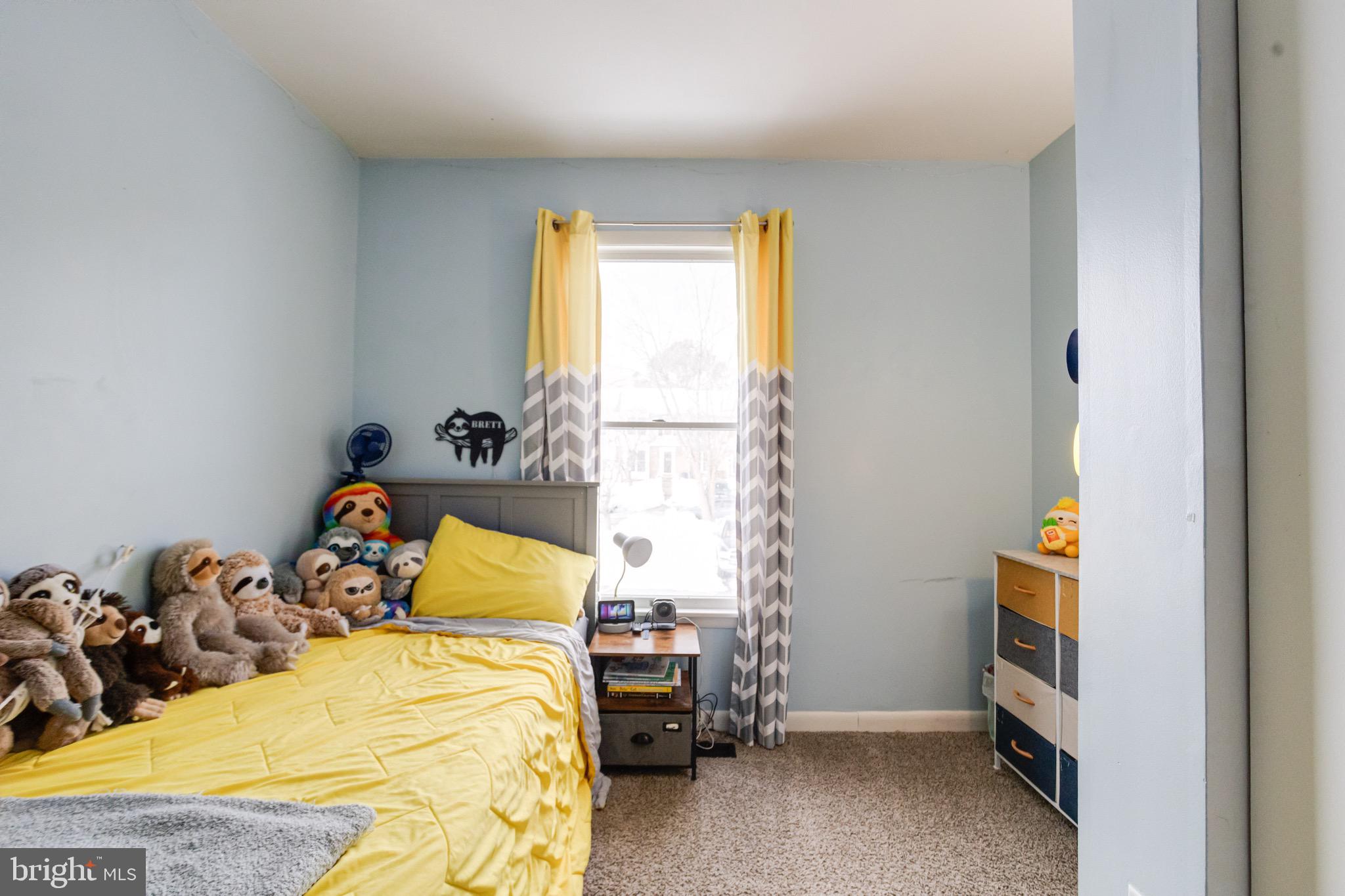 CONSTANT FRIENDSHIP - Residential