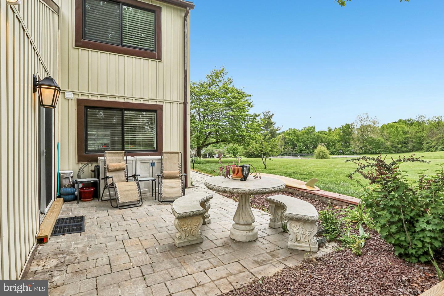 33 HASTINGS COURT