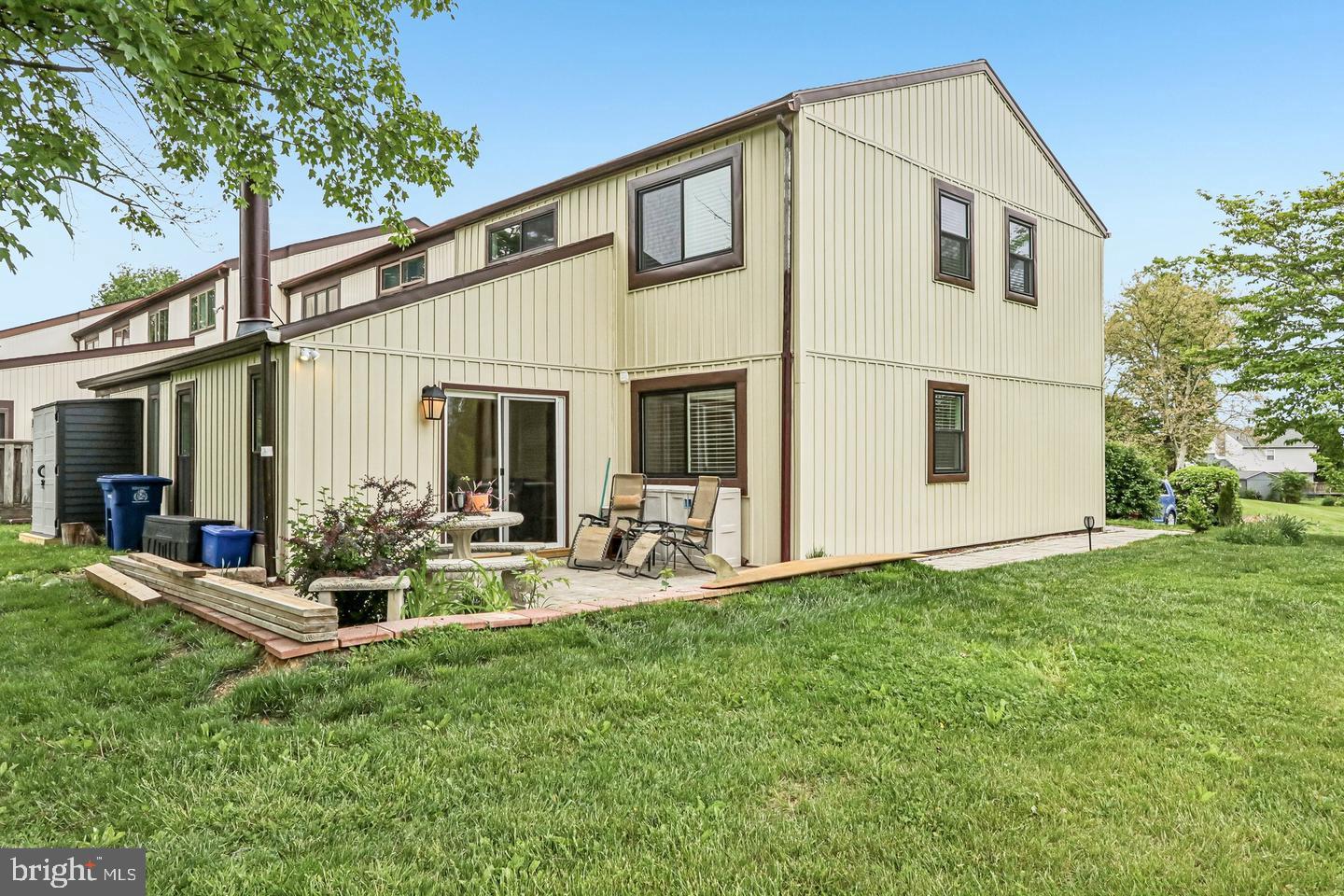 33 HASTINGS COURT