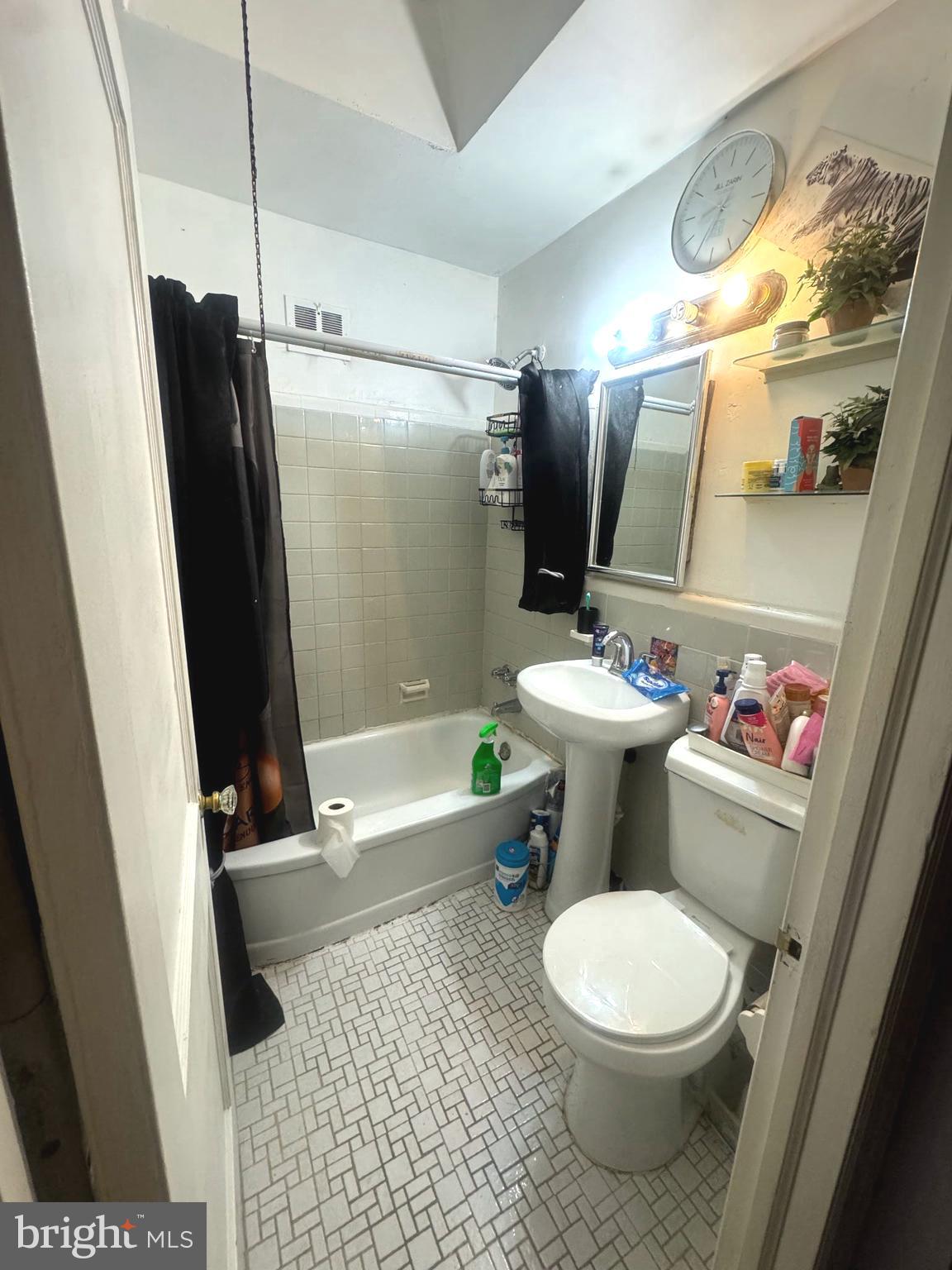 LAWNCREST - Residential