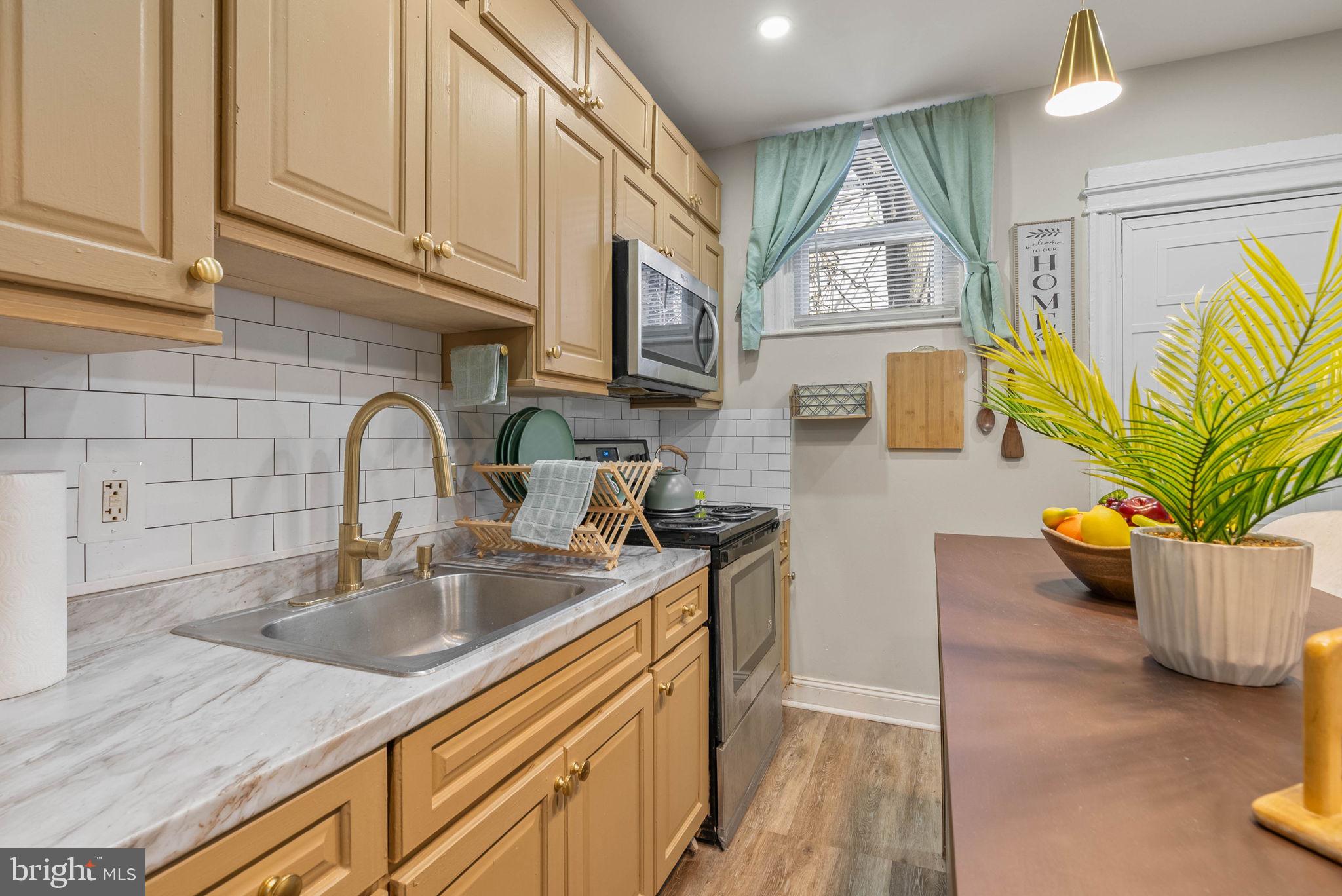 STRAWBERRY MANSION - Residential