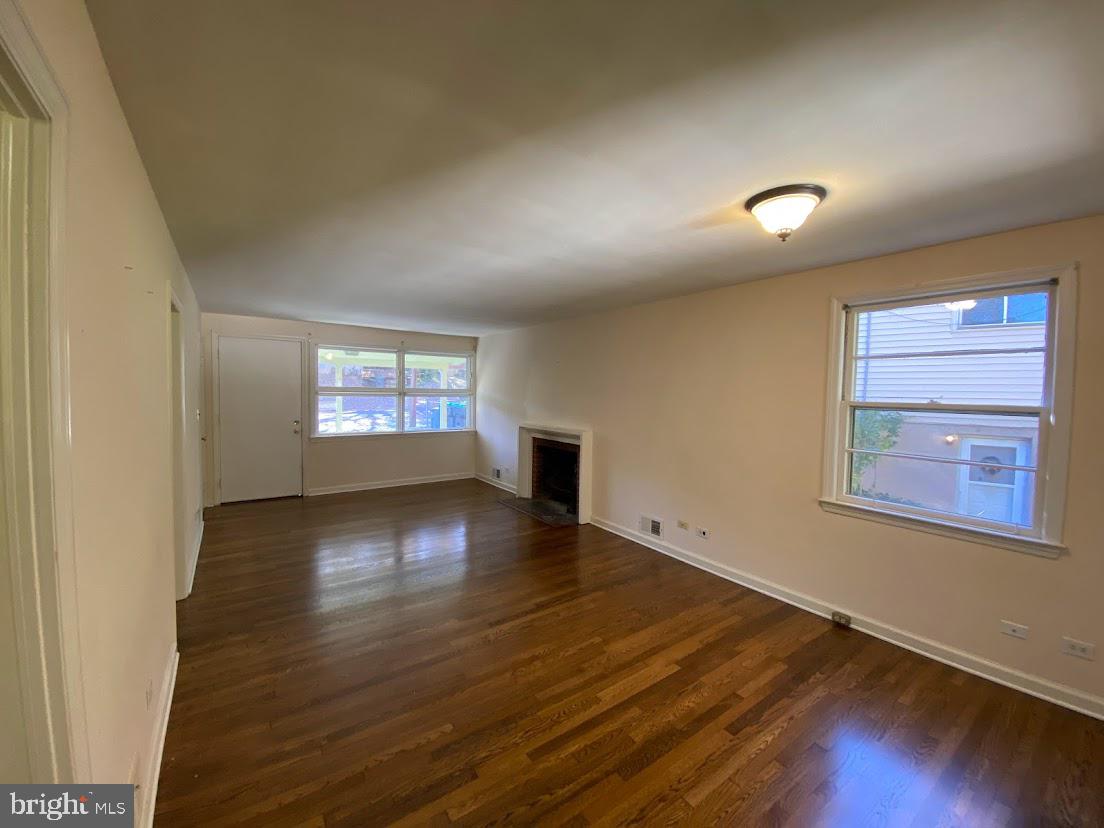 2308 CRESTMONT AVENUE