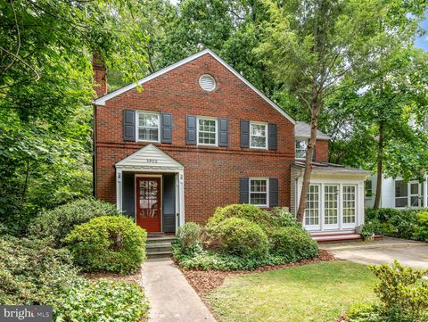 Photo of 5900 WYNNWOOD RD, BETHESDA, MD 20816 (MLS # MDMC2089334)