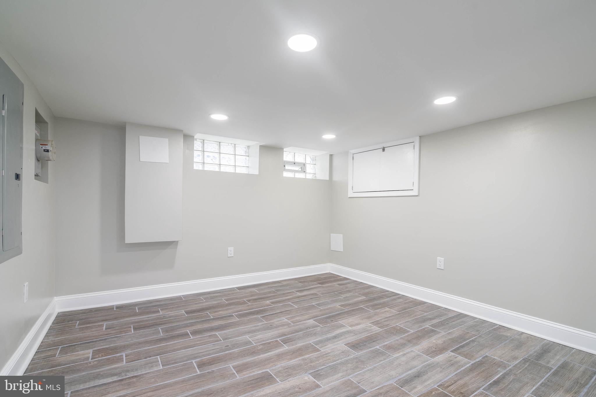 POINT BREEZE - Residential