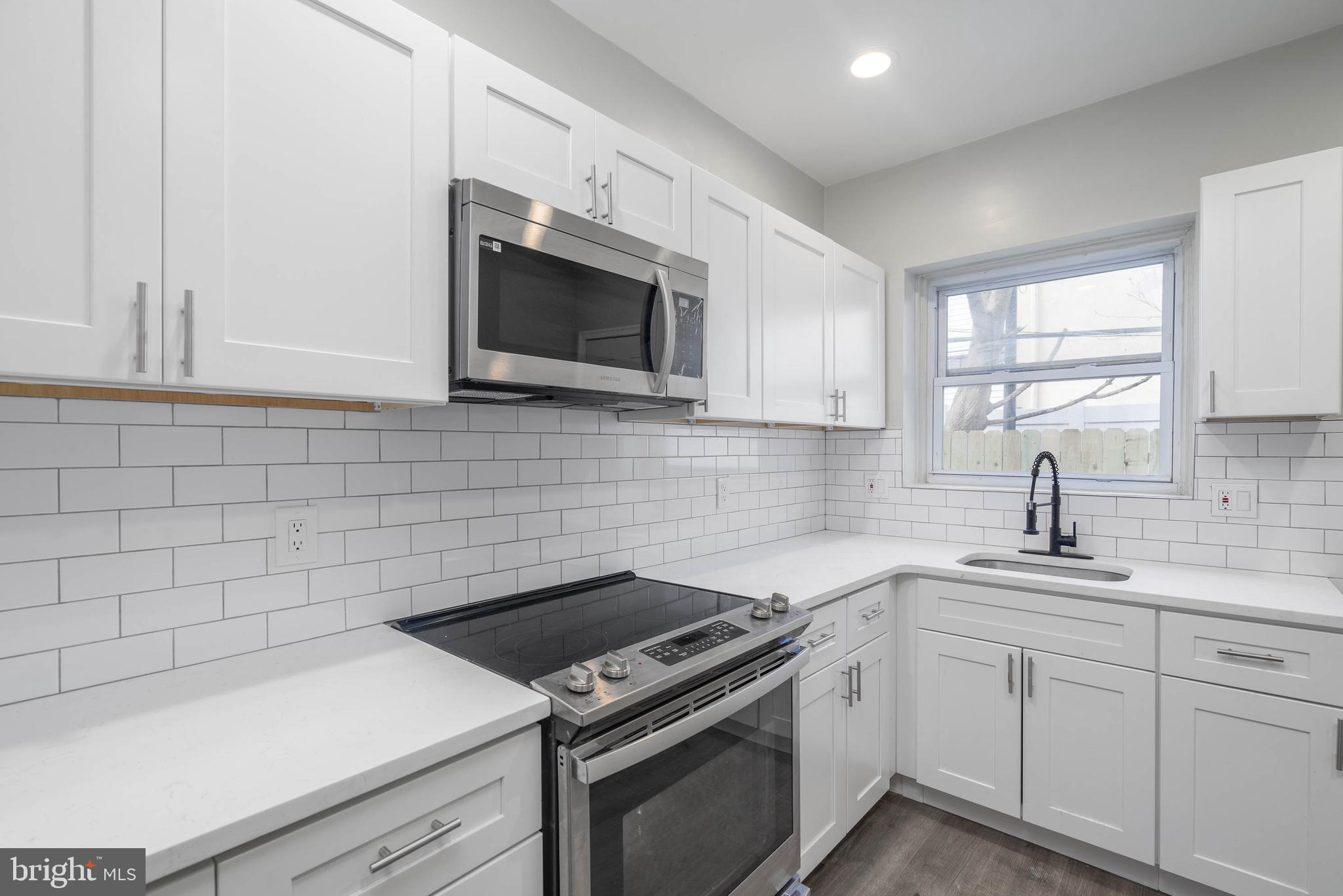 POINT BREEZE - Residential