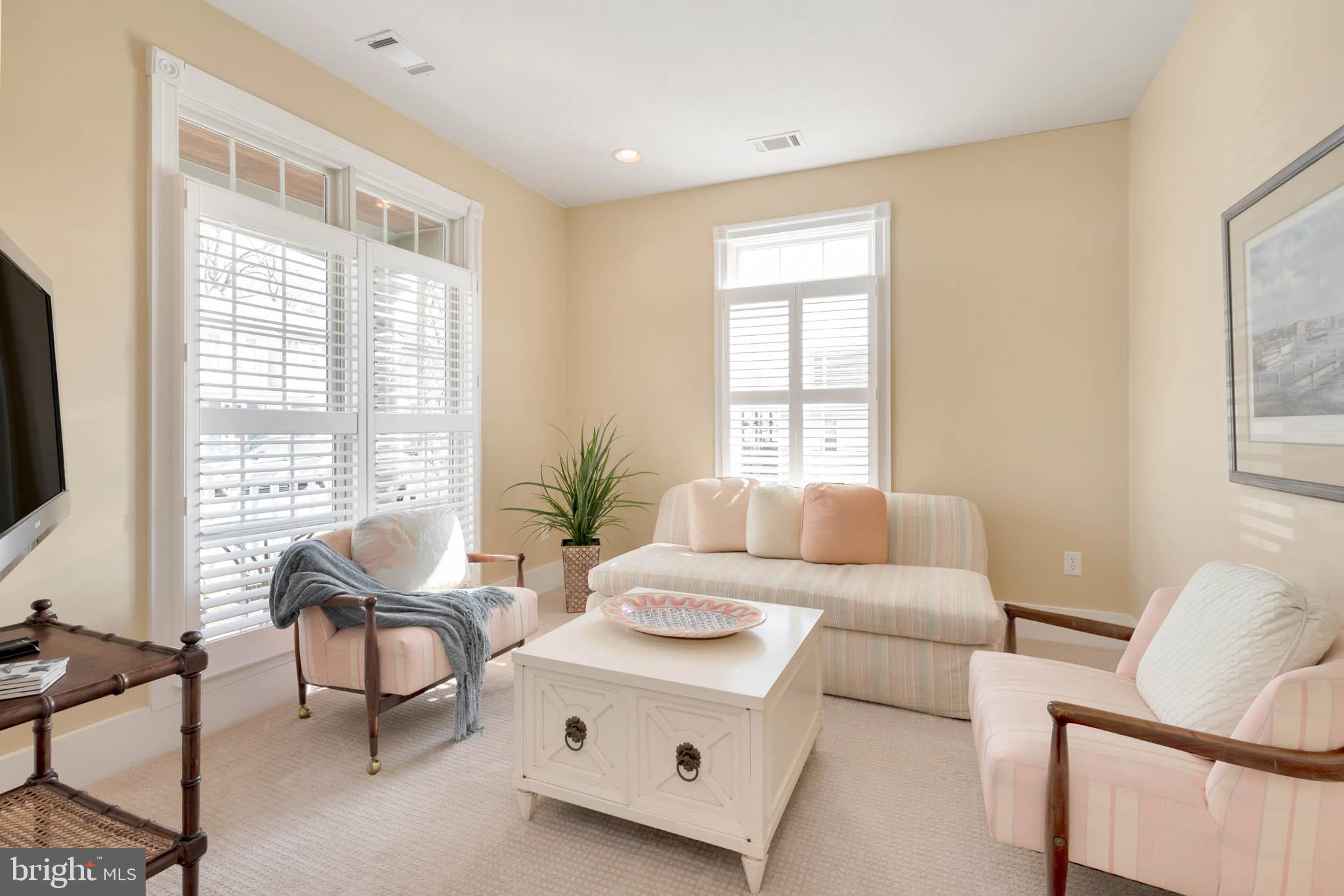 EASTPORT - Residential