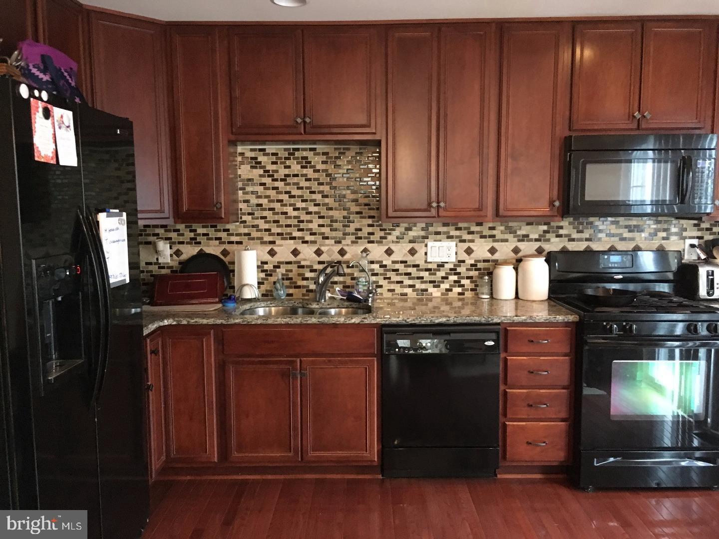 233 FLAGSTONE ROAD 5