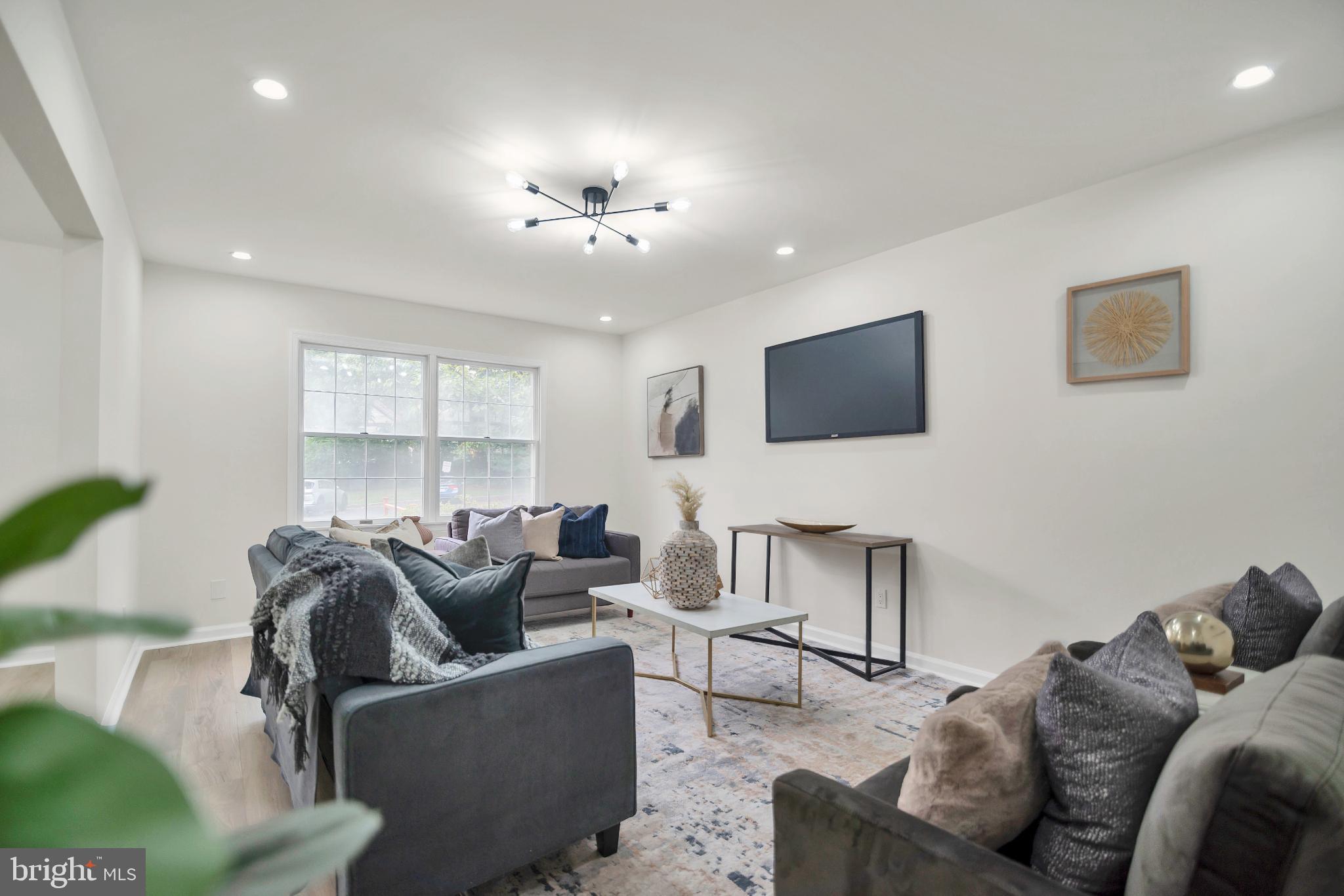 5809 SHANA PLACE