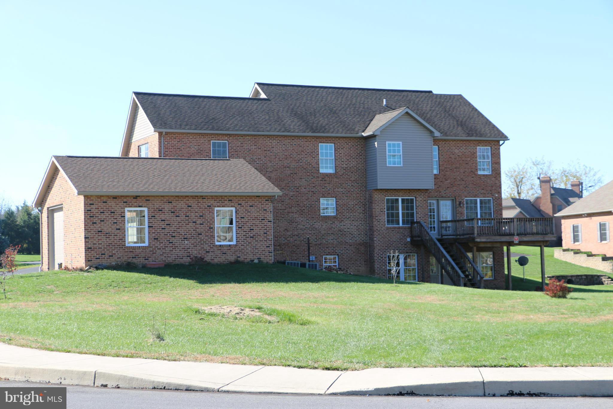 MOSS SPRING ESTATES - Residential