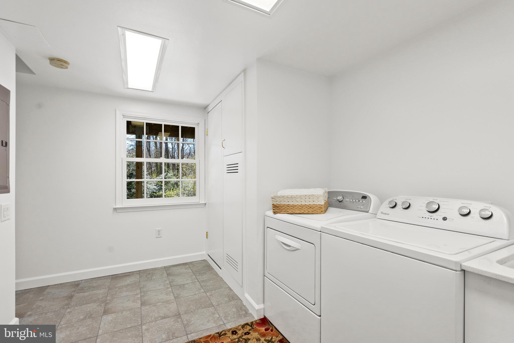 HOLLINDALE - Residential