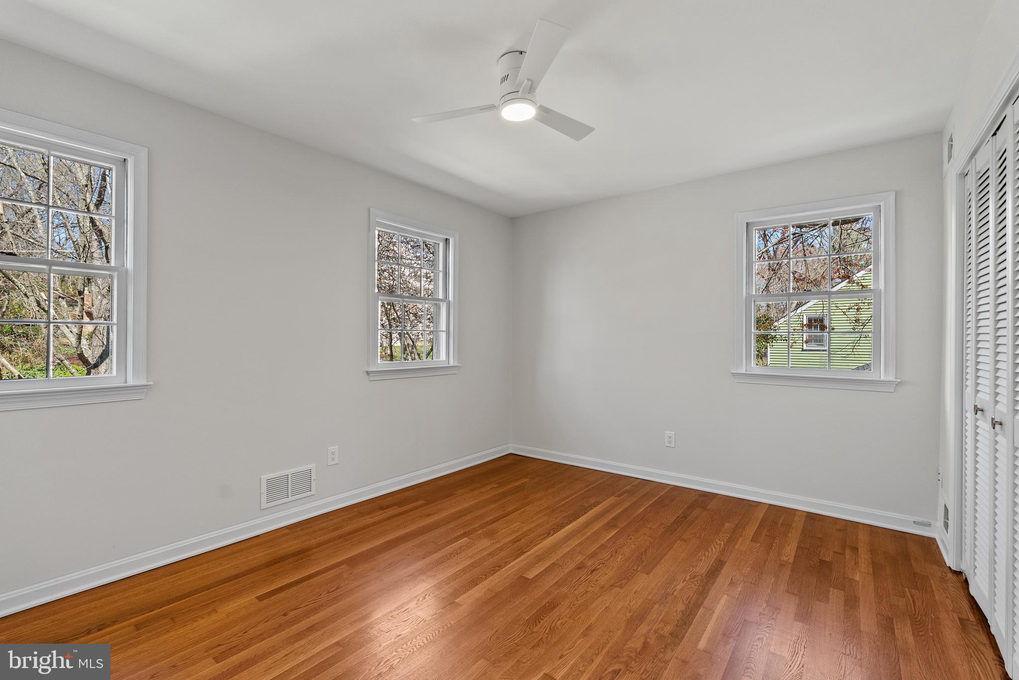 HOLLINDALE - Residential