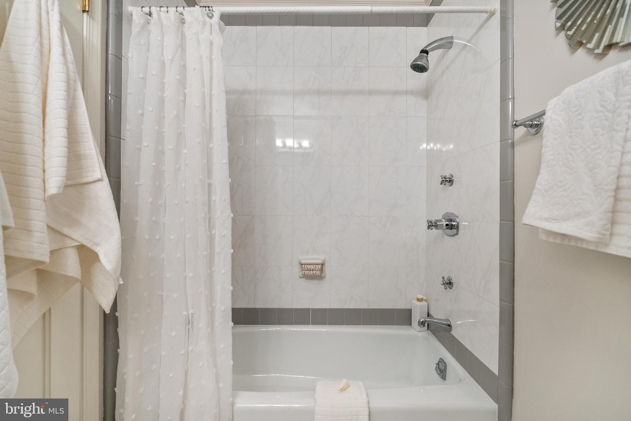 HOLLINDALE - Residential