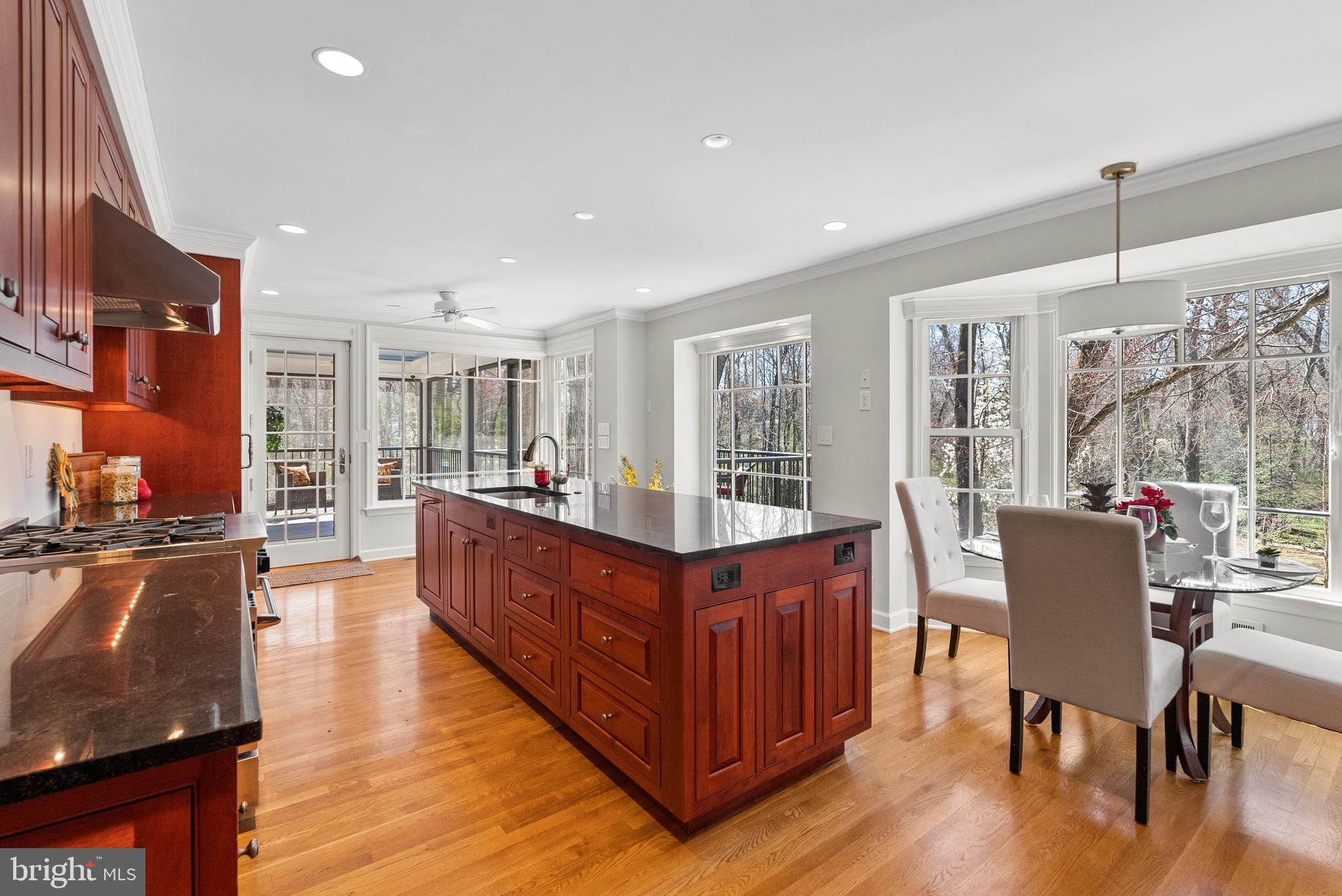 HOLLINDALE - Residential