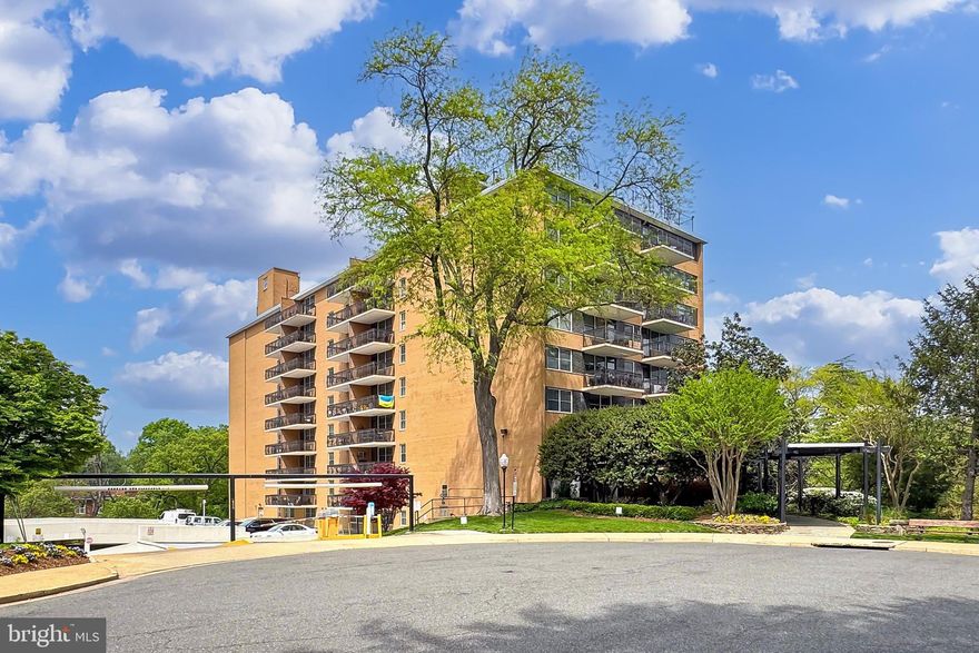 Welcome to Unit #1201 at The Circle Condominiums—a beautifully maintained 1-bedroom, 1-bath home offering a perfect blend of convenience, comfort, and charm. Ideally located in the heart of Arlington, this inviting condo provides effortless commuting options and a peaceful retreat at day’s end.
Now VACANT and freshly showcased! This sun-filled 1BR/1BA condo in Clarendon/Courthouse area is move-in ready and full of potential. Enjoy a spacious open layout, hardwood floors, large windows, and updated kitchen with granite countertops & stainless appliances. Ample closet space, in-unit washer/dryer, and garage parking included. Ideal for commuters, just minutes to Courthouse Metro, MOM’s Organic Market, Whole Foods, and all the dining and shopping Clarendon offers.
Step inside to find gleaming wood floors and a bright, open layout that flows seamlessly from the entry to the spacious living room. A wall of glass opens to your private balcony, where treetop views overlook the Arlington and downtown D.C. plus serene landscaping—complete with grilling stations, lounge areas, and open-air gathering spots. The dining area offers plenty of space to entertain, while the updated kitchen is a chef’s delight with granite countertops, stainless steel appliances, a gas range, and built-in microwave. Down the hall, the sunlit bedroom features generous closet space, a large picture window, and elegant French doors that open to the main living area. The updated bathroom shines with modern fixtures, a floating vanity, and spa-style tile surrounding the tub and shower.
Additional highlights include ample in-unit storage, an assigned parking space, and a host of building amenities: a rooftop terrace with panoramic city views, an outdoor pool, grilling area, secured building access, and a nearby nature and bike trail. Within half a mile to Courthouse Metro and easy access to major commuting routes—not to mention endless shopping, dining, and entertainment options—this condo is perfectly positioned for both convenience and lifestyle. Don’t miss this gem in one of Arlington’s most desirable communities. Welcome home!