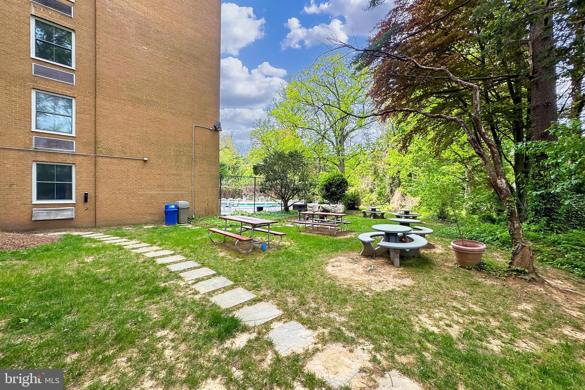 CIRCLE CONDOMINIUMS - Residential