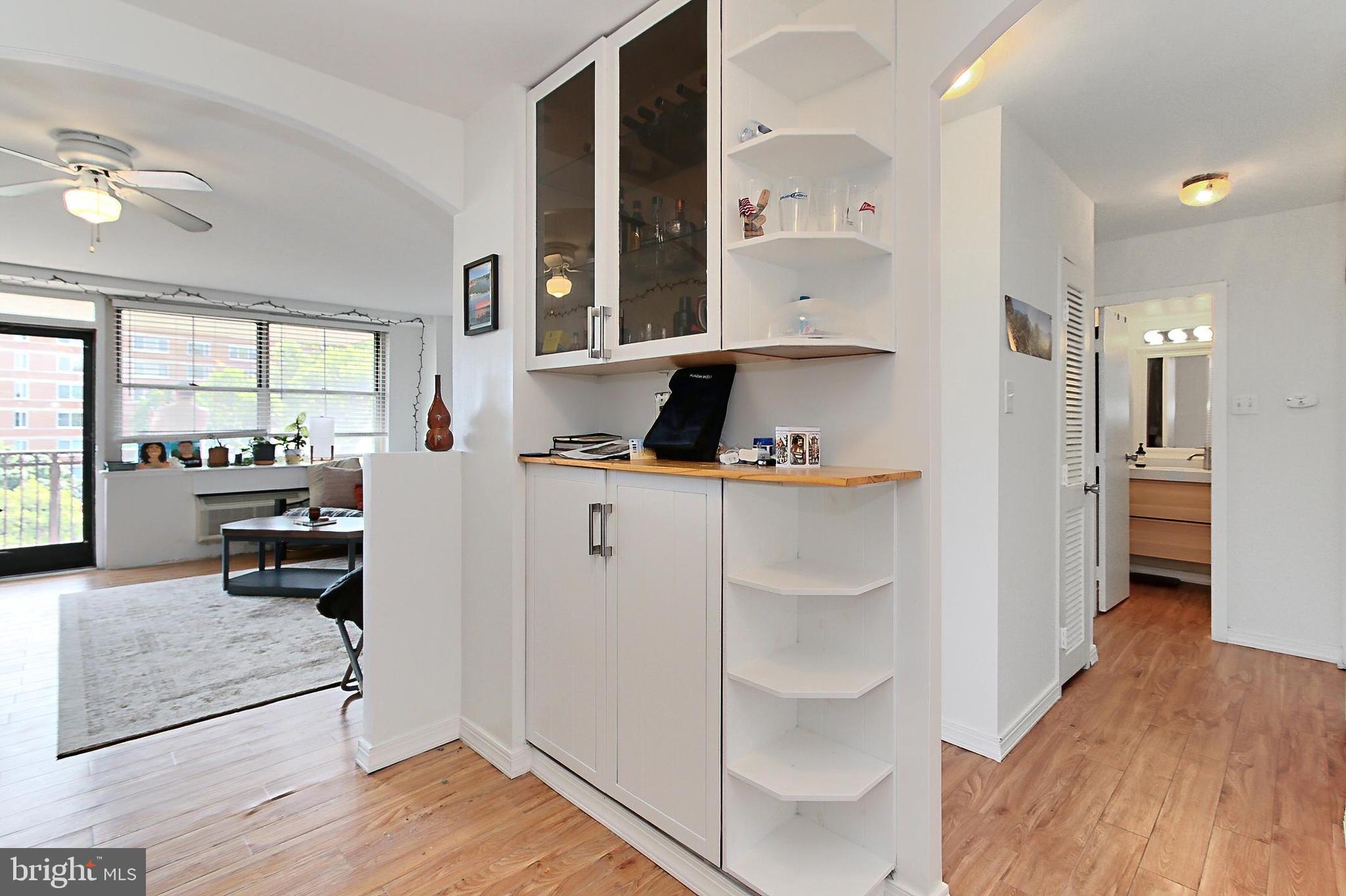 CIRCLE CONDOMINIUMS - Residential