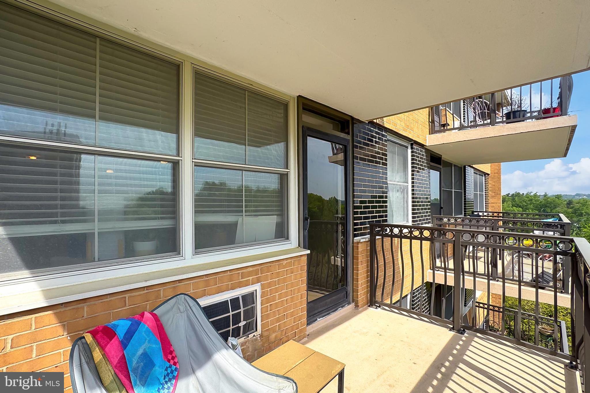 CIRCLE CONDOMINIUMS - Residential