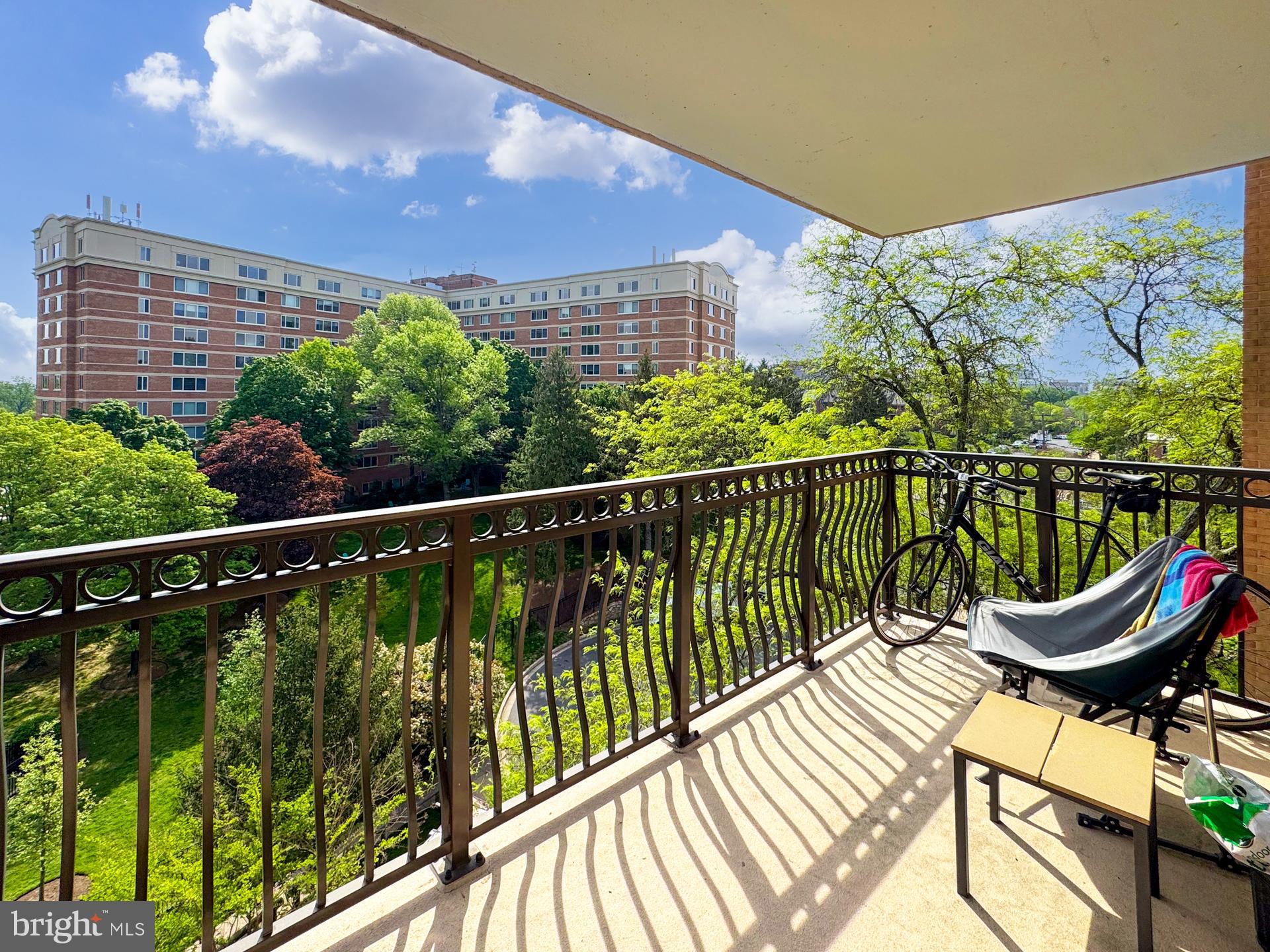 CIRCLE CONDOMINIUMS - Residential