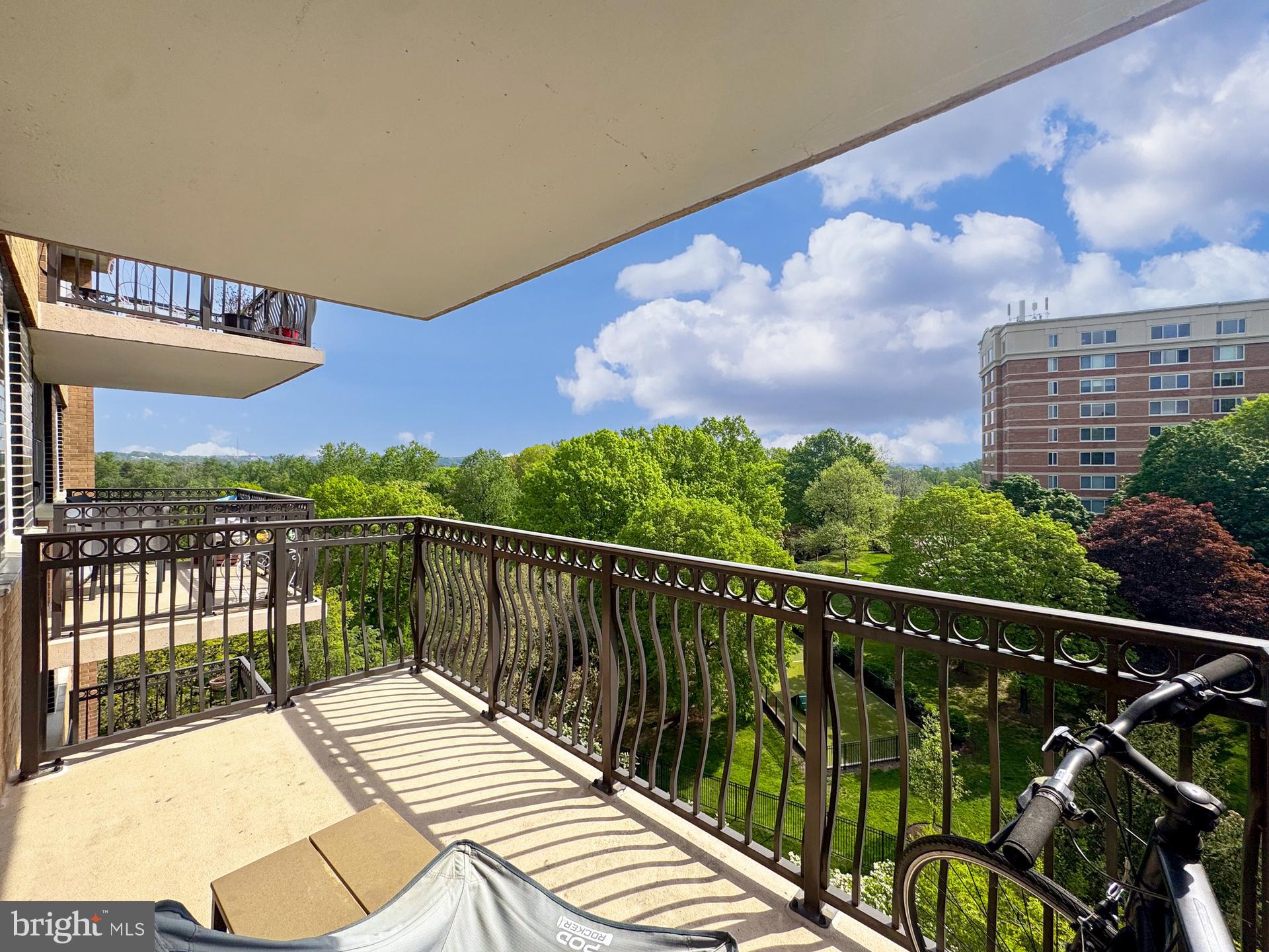 CIRCLE CONDOMINIUMS - Residential