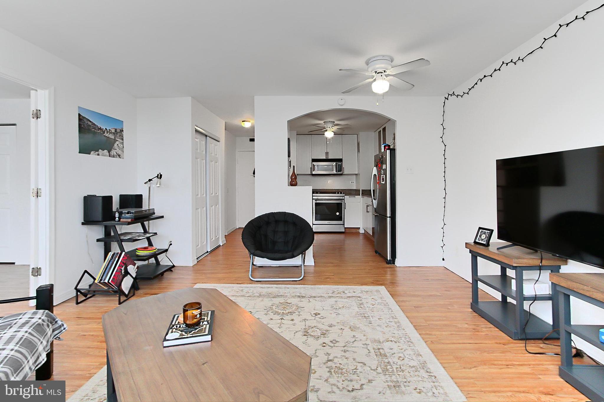 CIRCLE CONDOMINIUMS - Residential