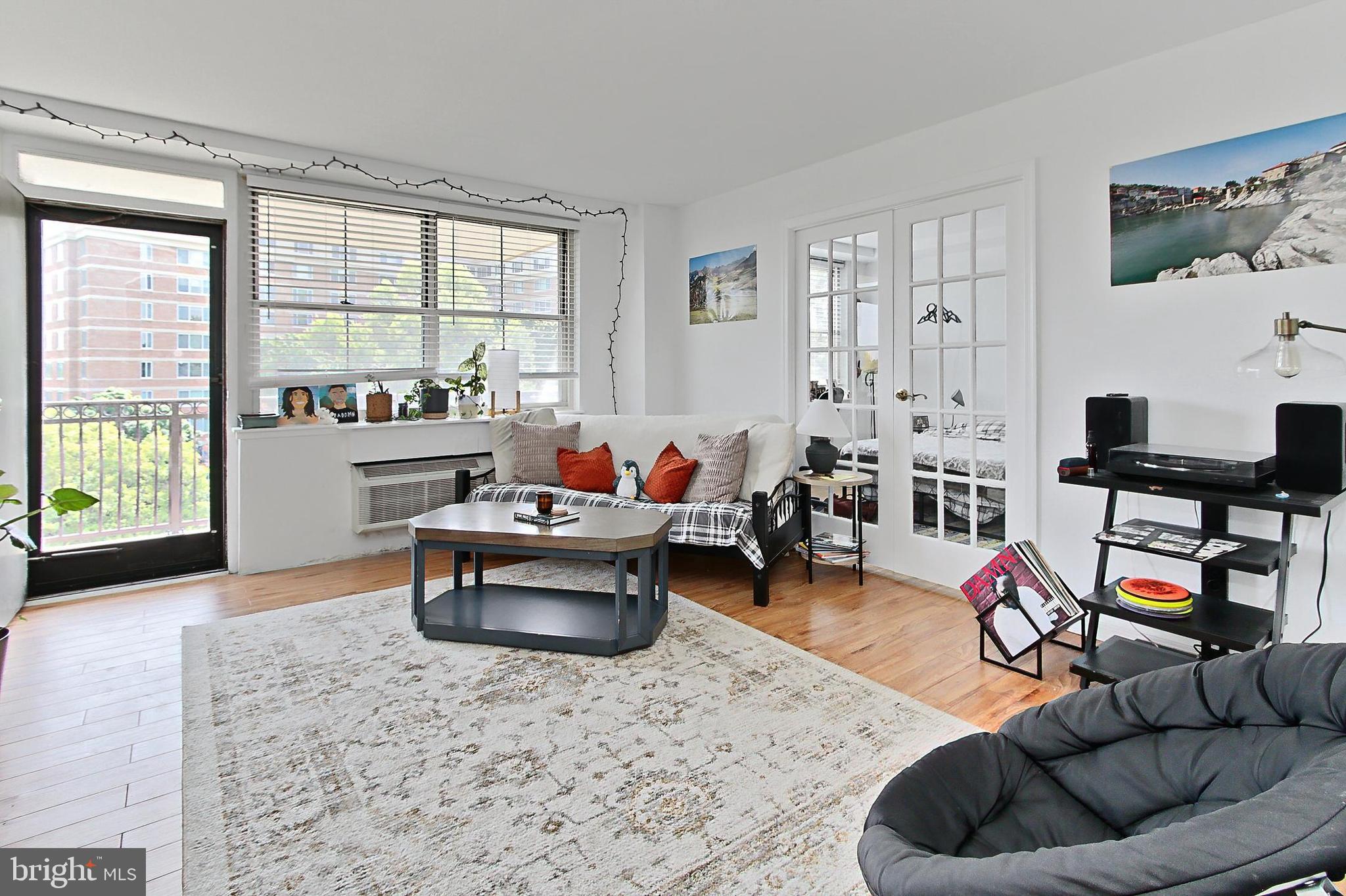 CIRCLE CONDOMINIUMS - Residential