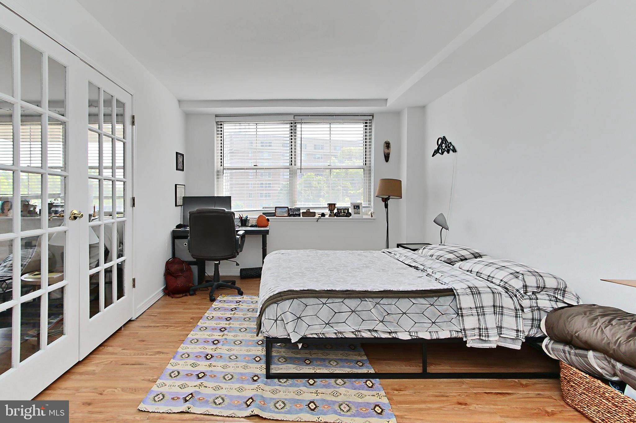 CIRCLE CONDOMINIUMS - Residential