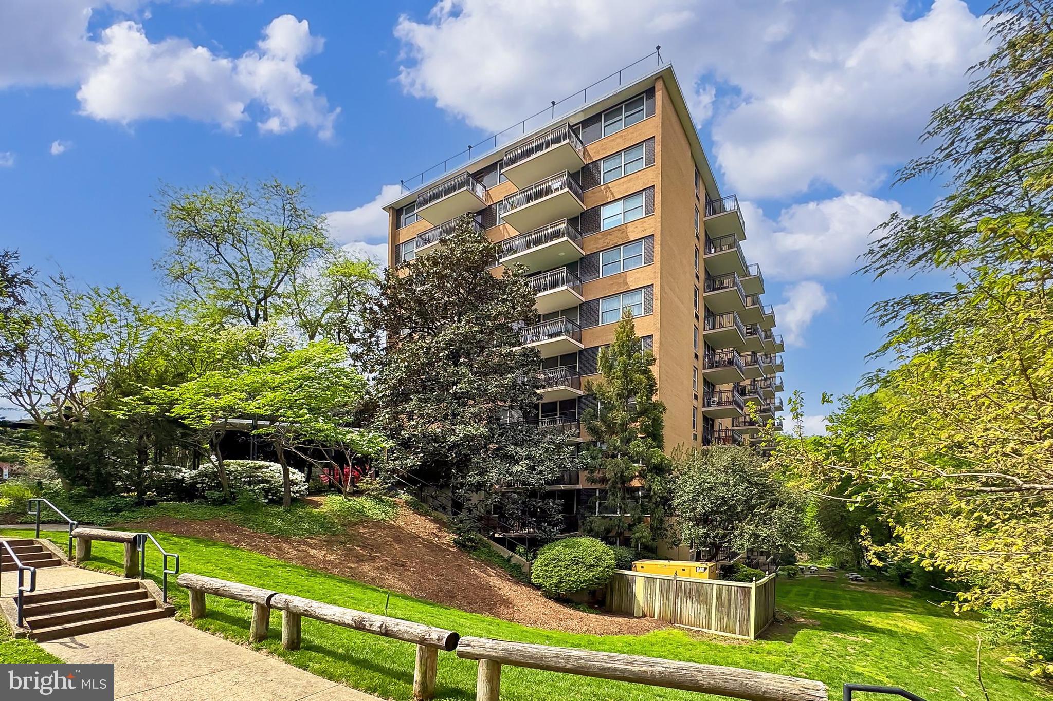 CIRCLE CONDOMINIUMS - Residential