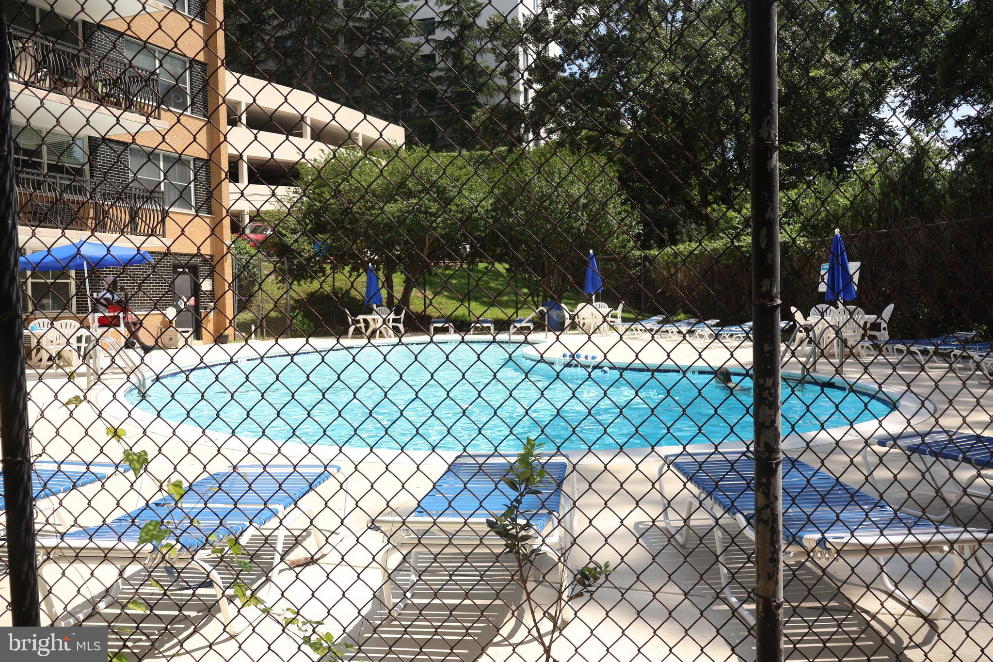 CIRCLE CONDOMINIUMS - Residential