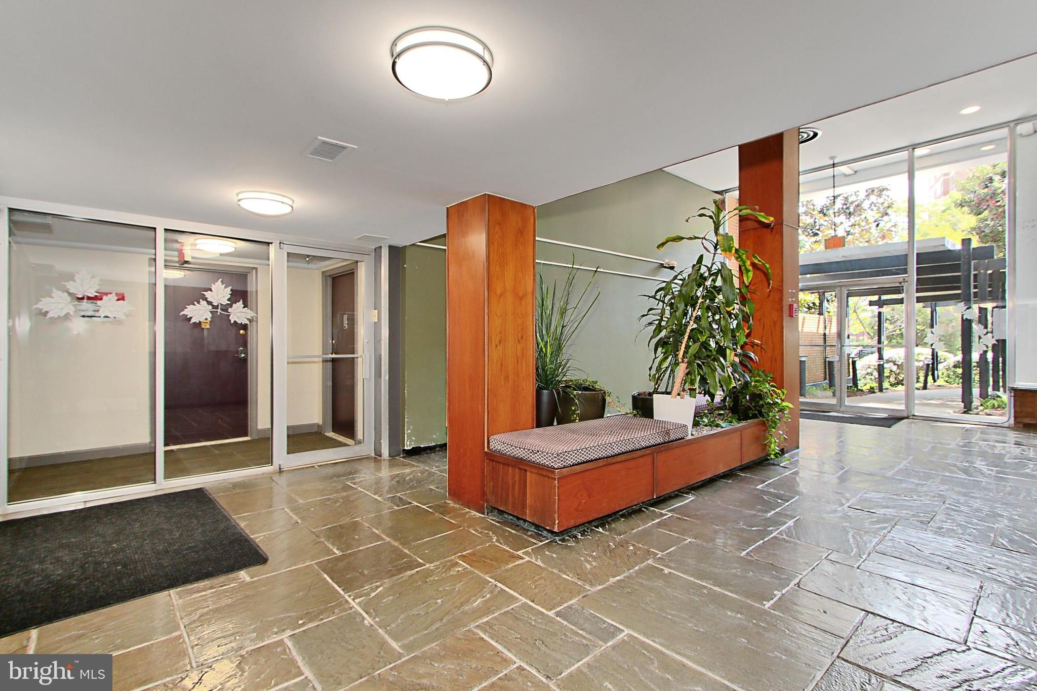 CIRCLE CONDOMINIUMS - Residential